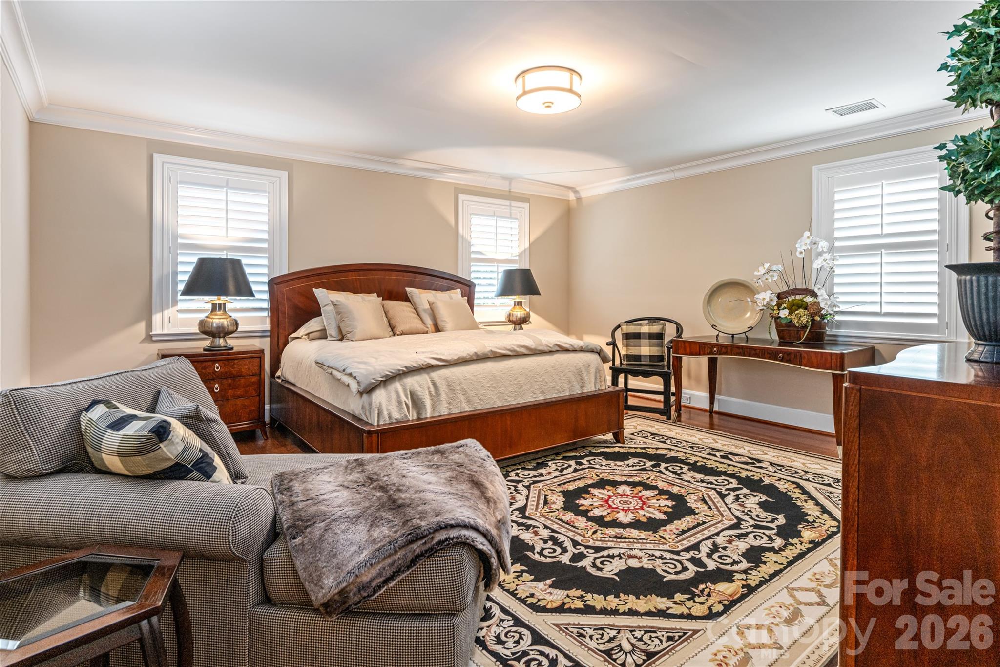 365 Sherwood Drive S