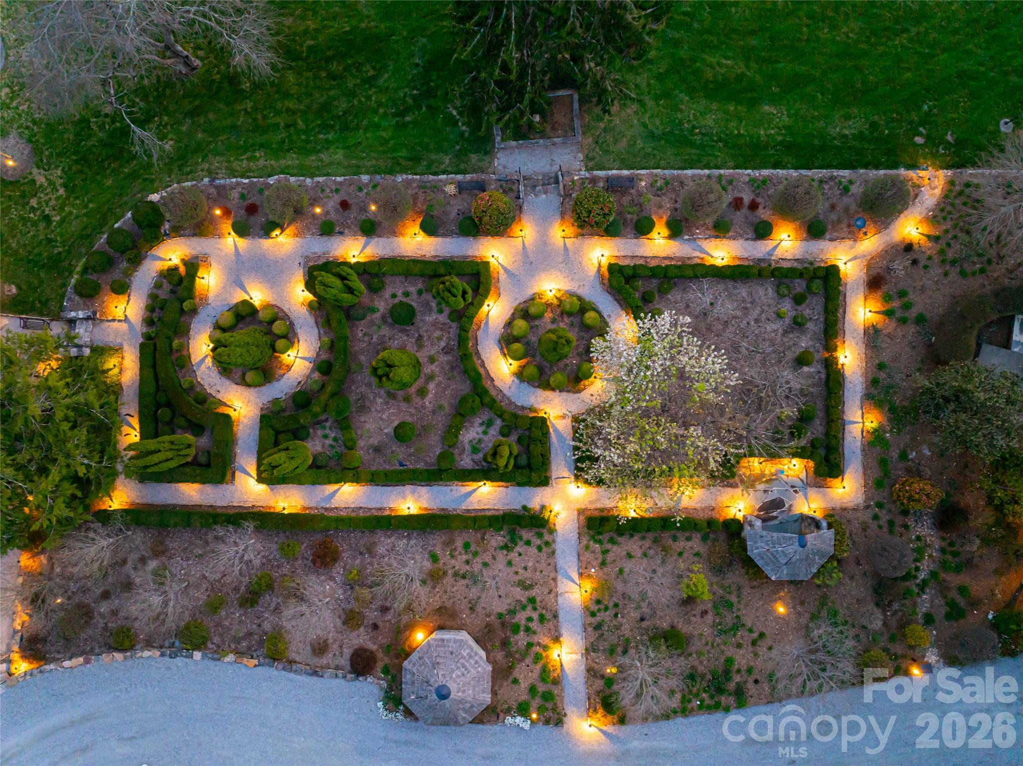 365 Sherwood Drive S