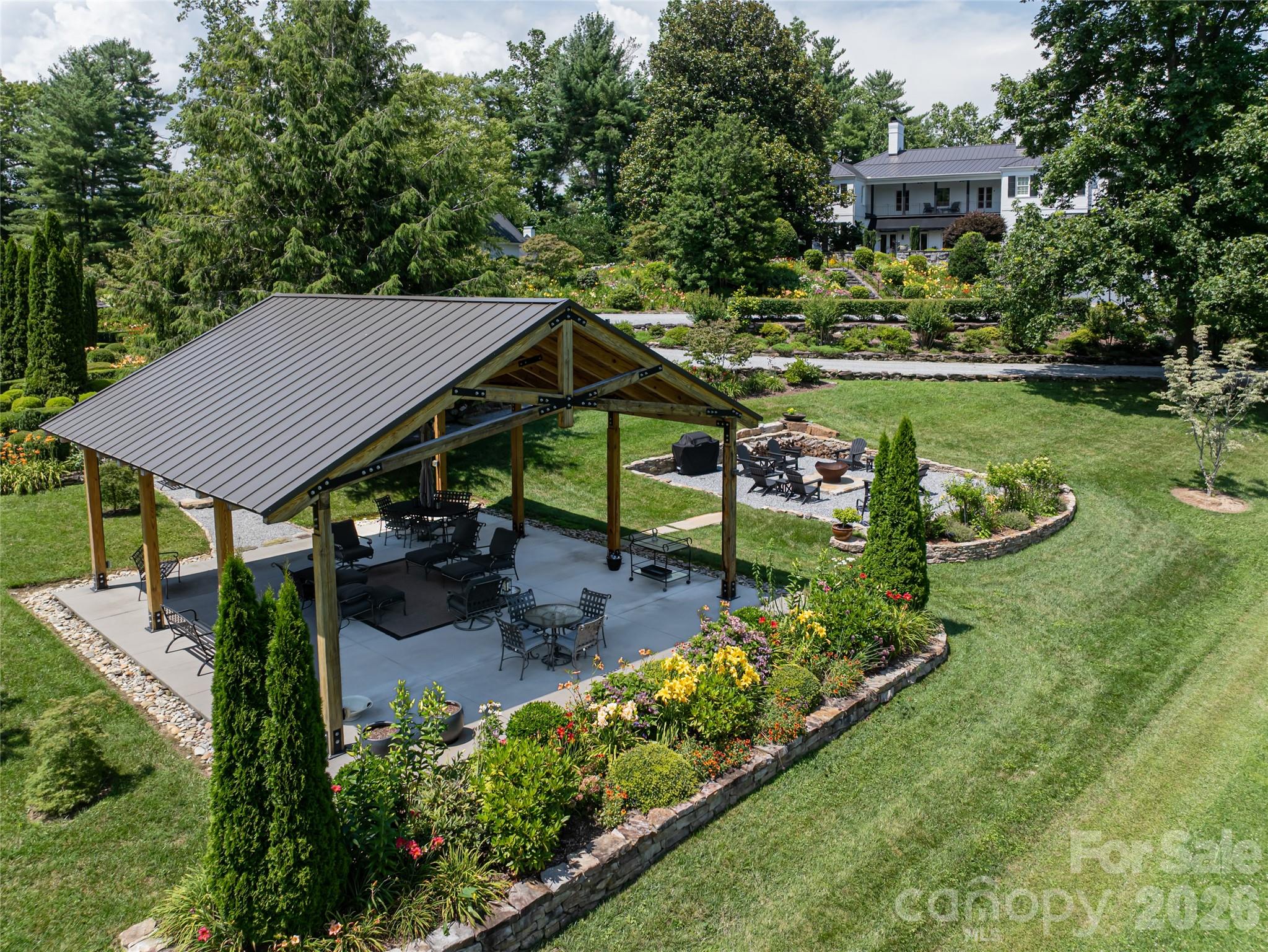 365 Sherwood Drive S