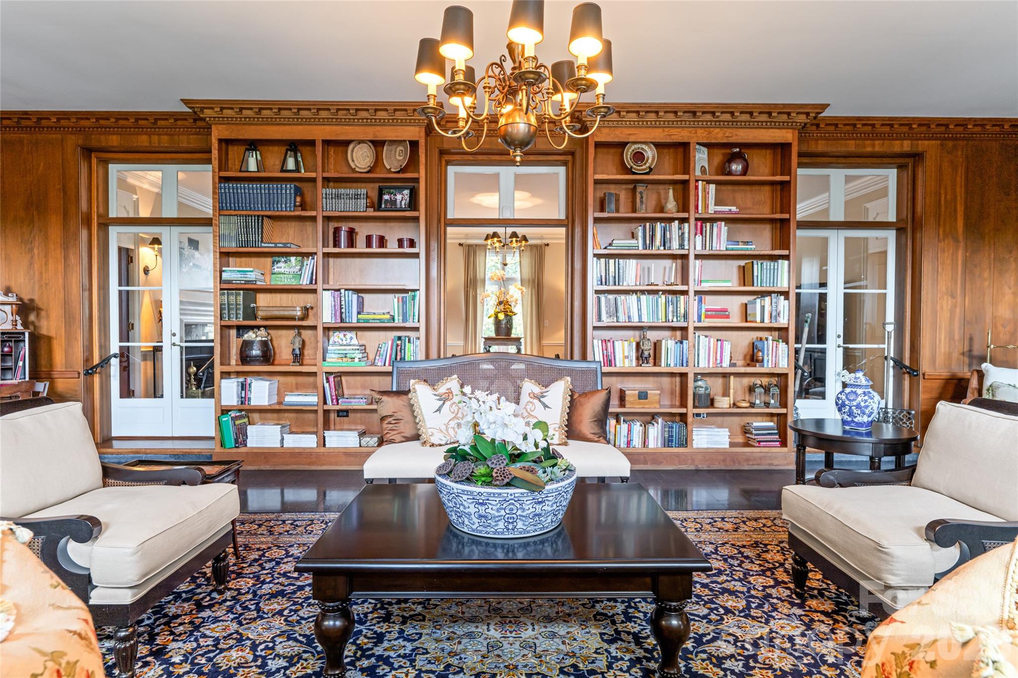 365 Sherwood Drive S