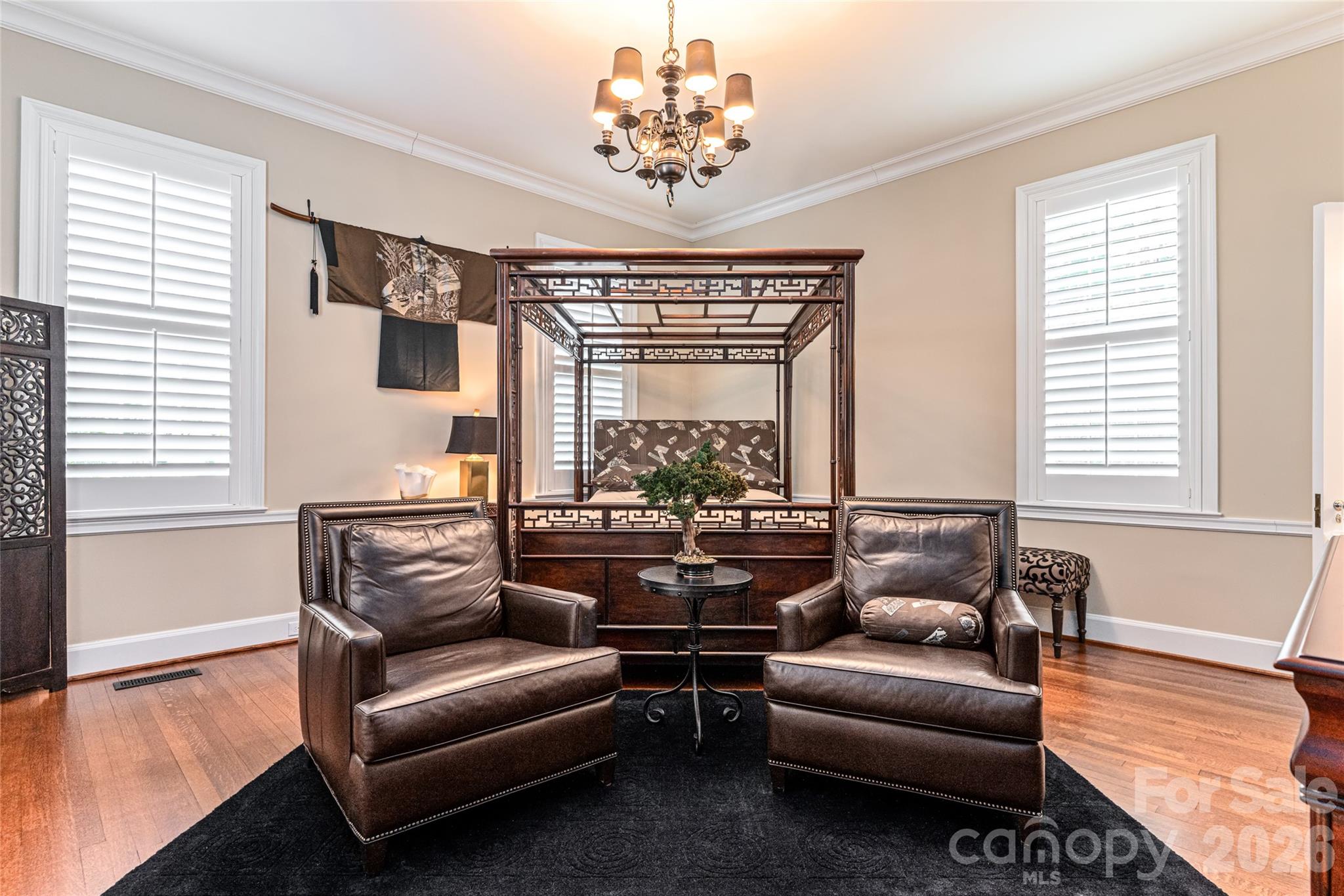 365 Sherwood Drive S