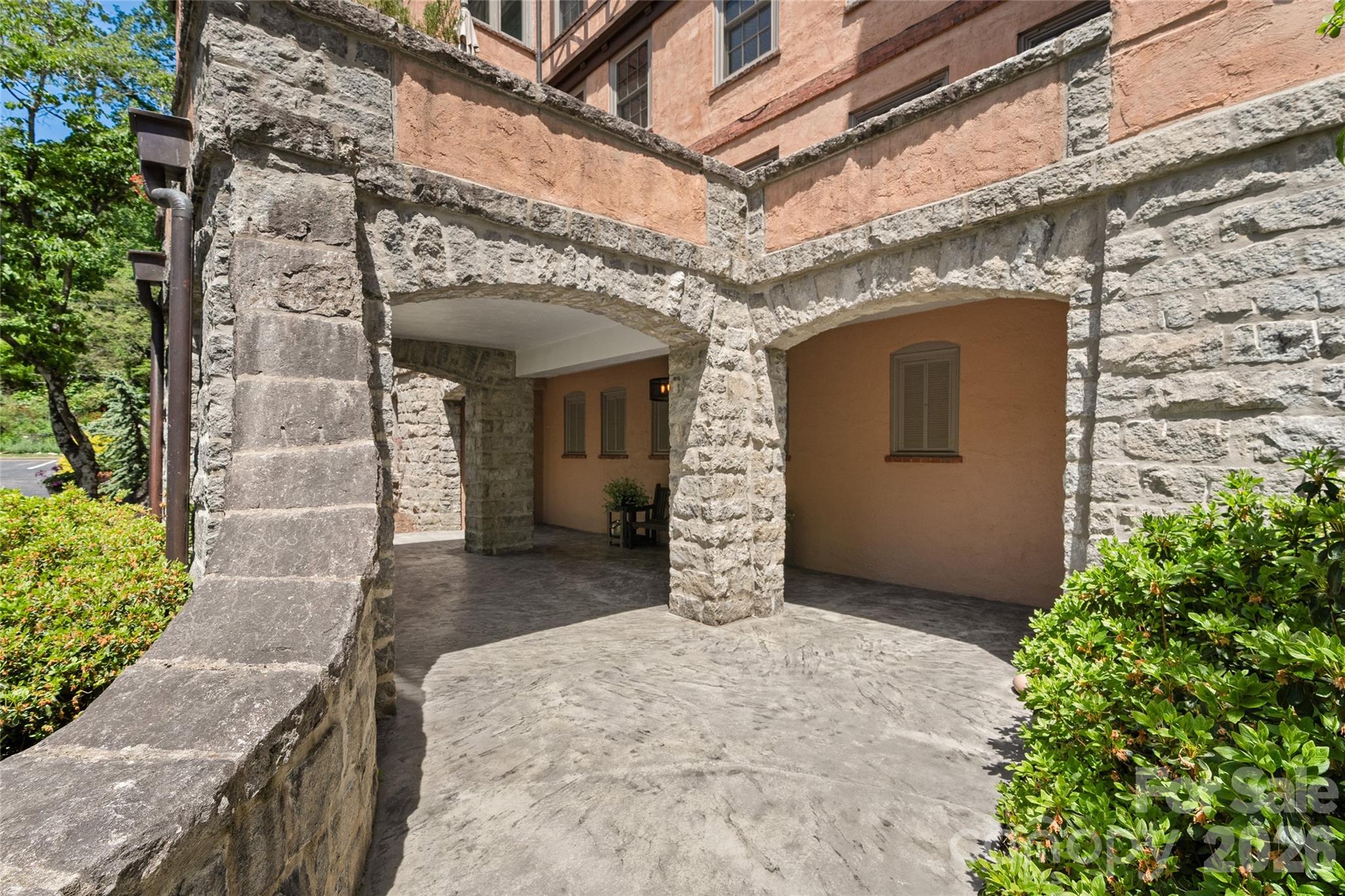 185 Macon Avenue Unit: B10