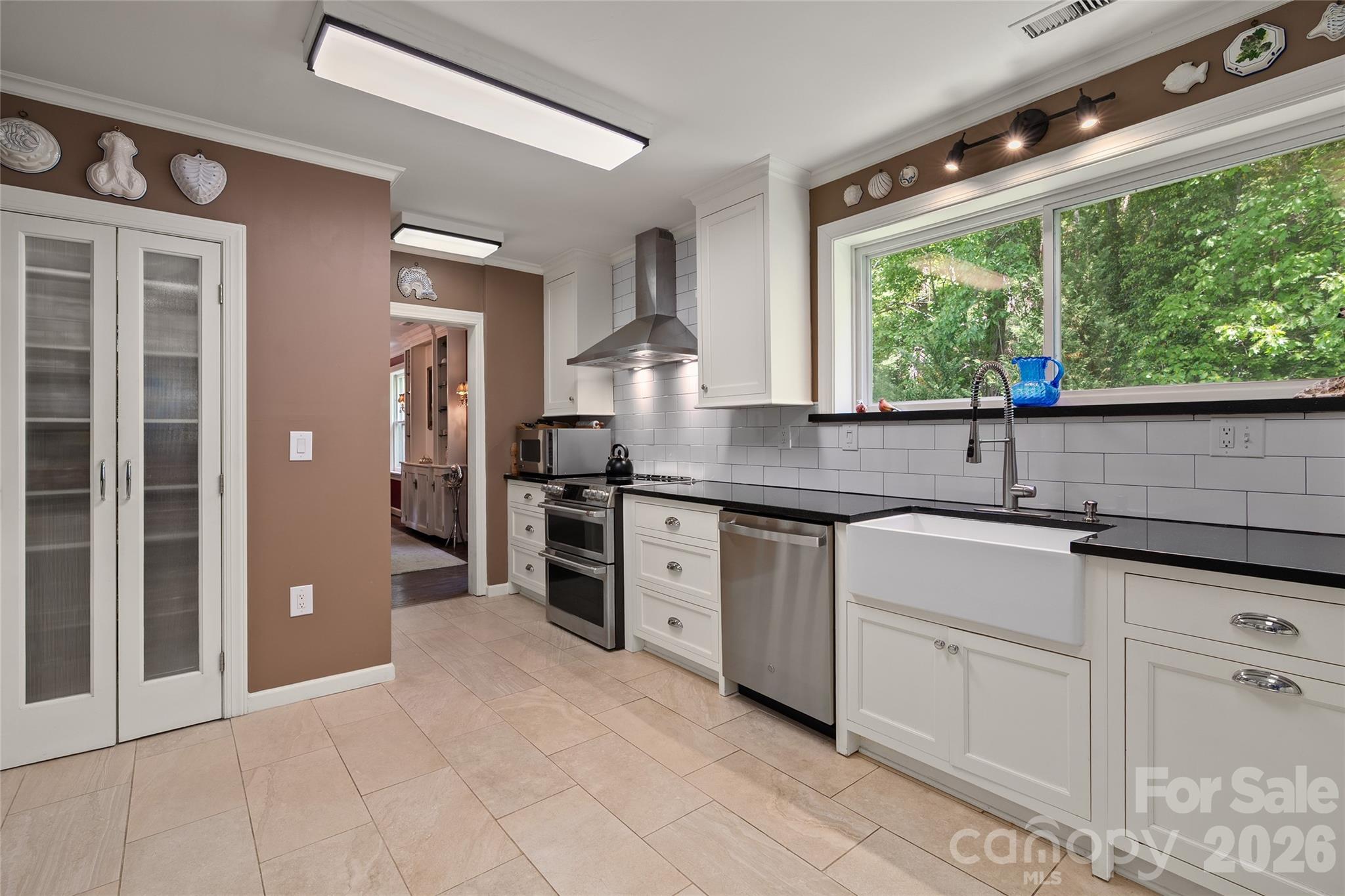 185 Macon Avenue Unit: B10