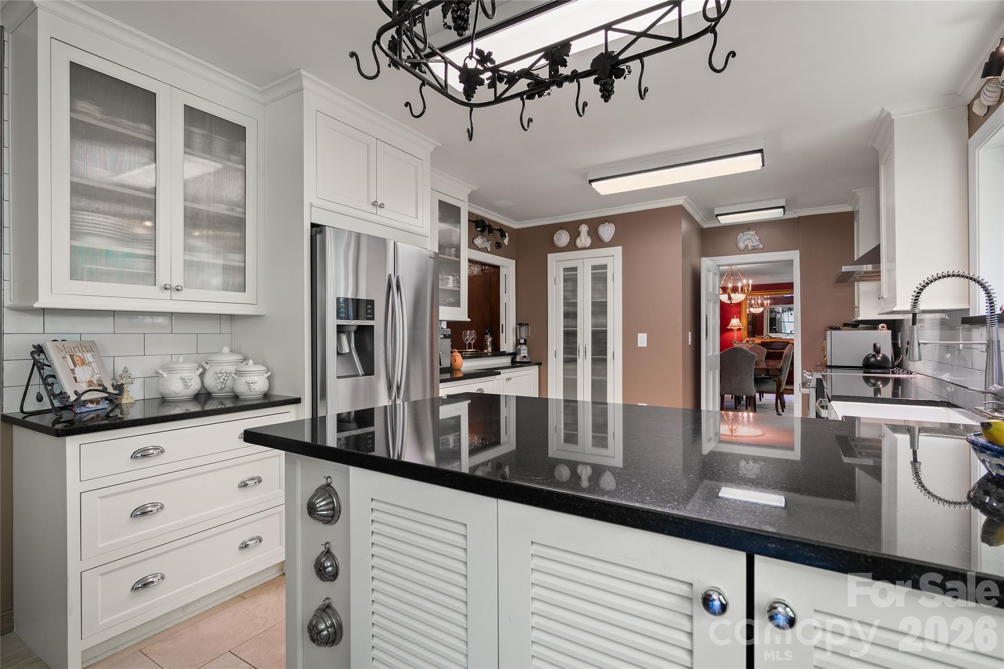 185 Macon Avenue Unit: B10