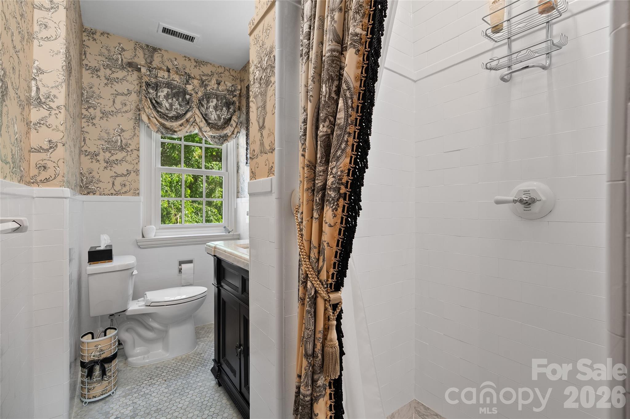185 Macon Avenue Unit: B10