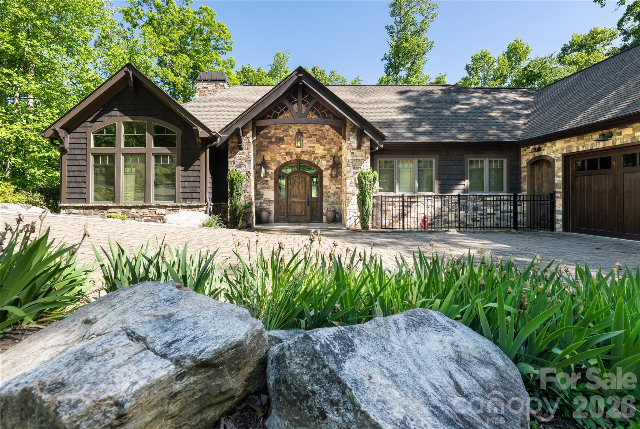2 Cherokee Orchard Court