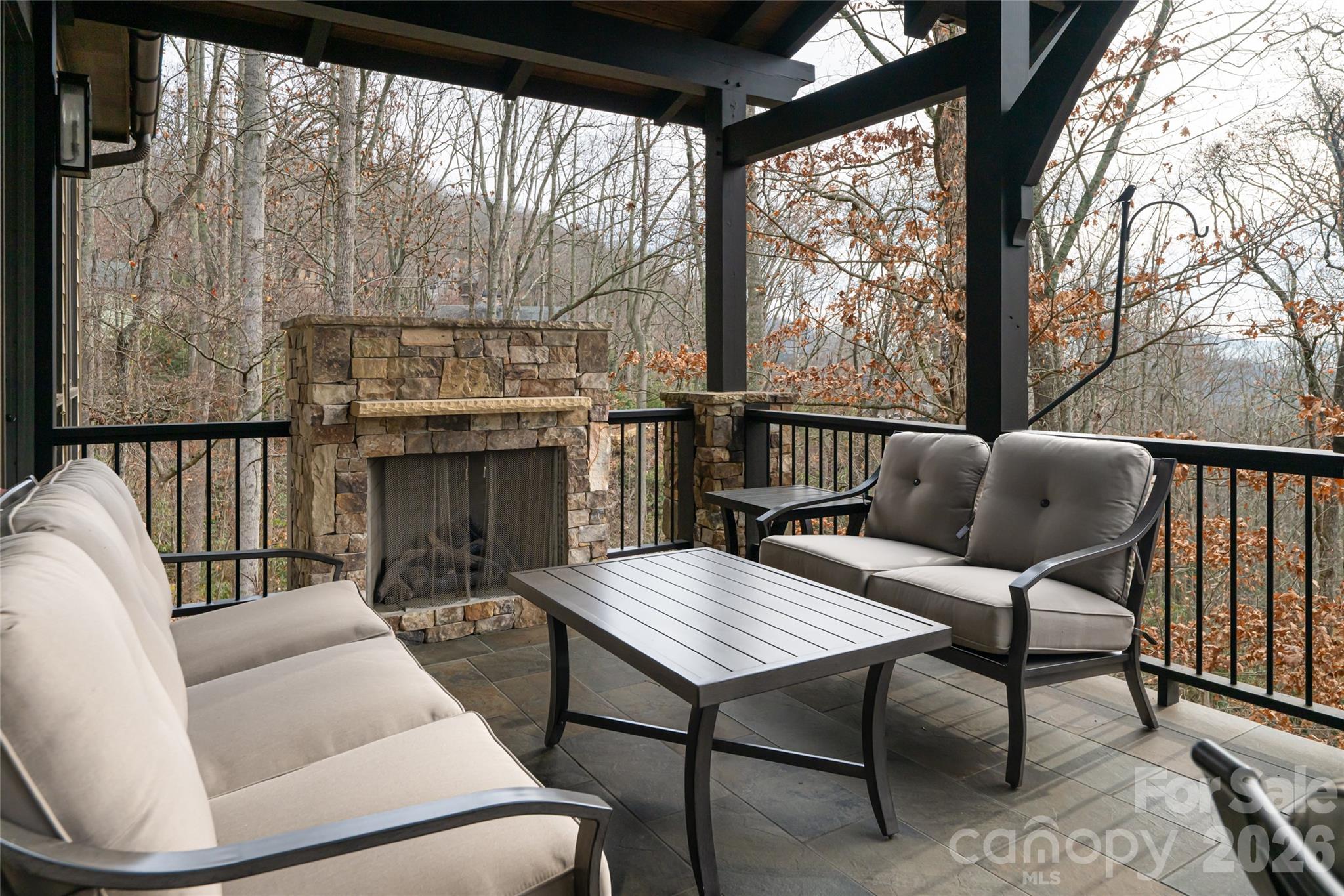 2 Cherokee Orchard Court