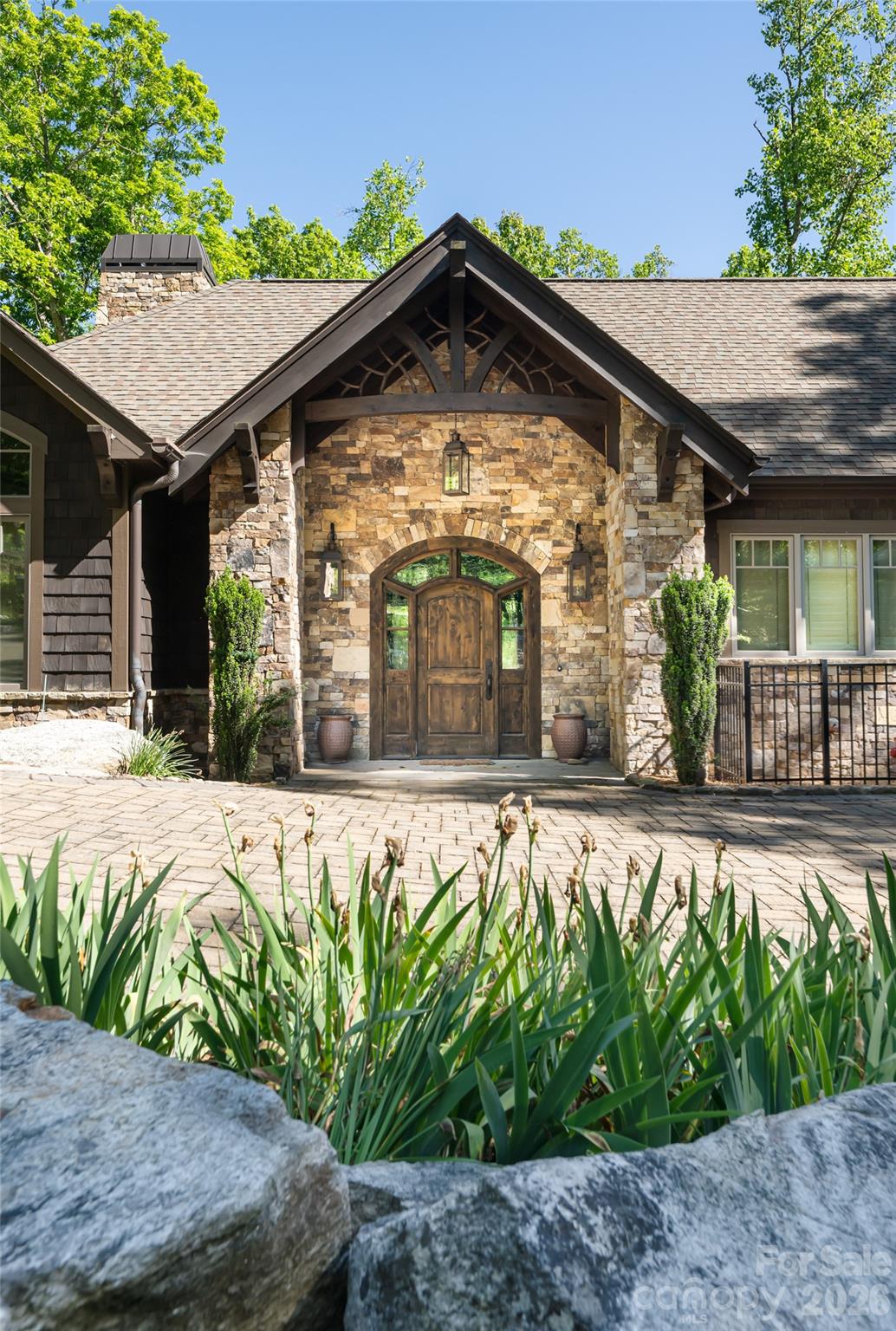 2 Cherokee Orchard Court