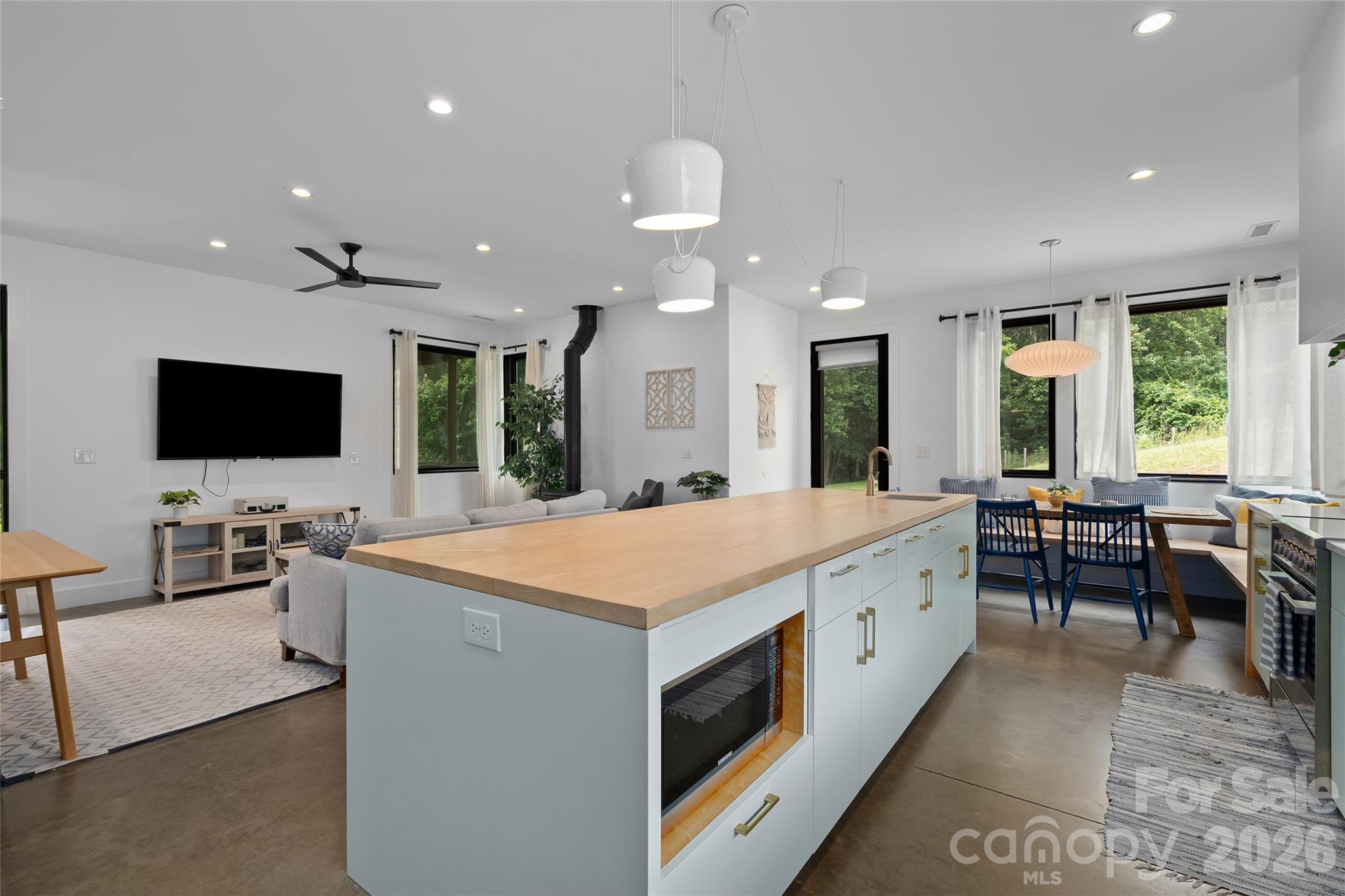 105 Loganberry Trail Unit: 1