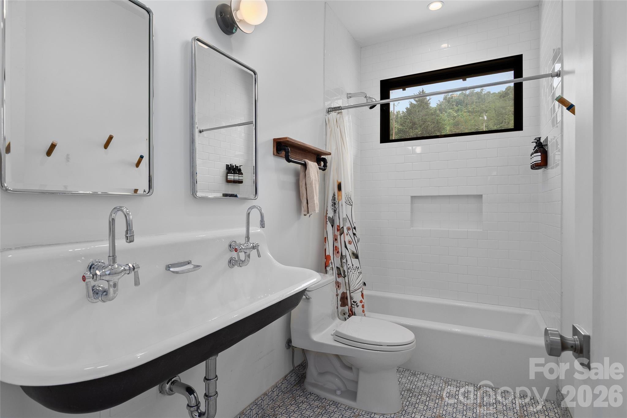105 Loganberry Trail Unit: 1