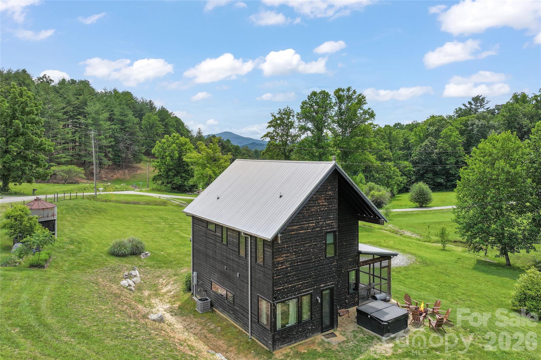 105 Loganberry Trail Unit: 1
