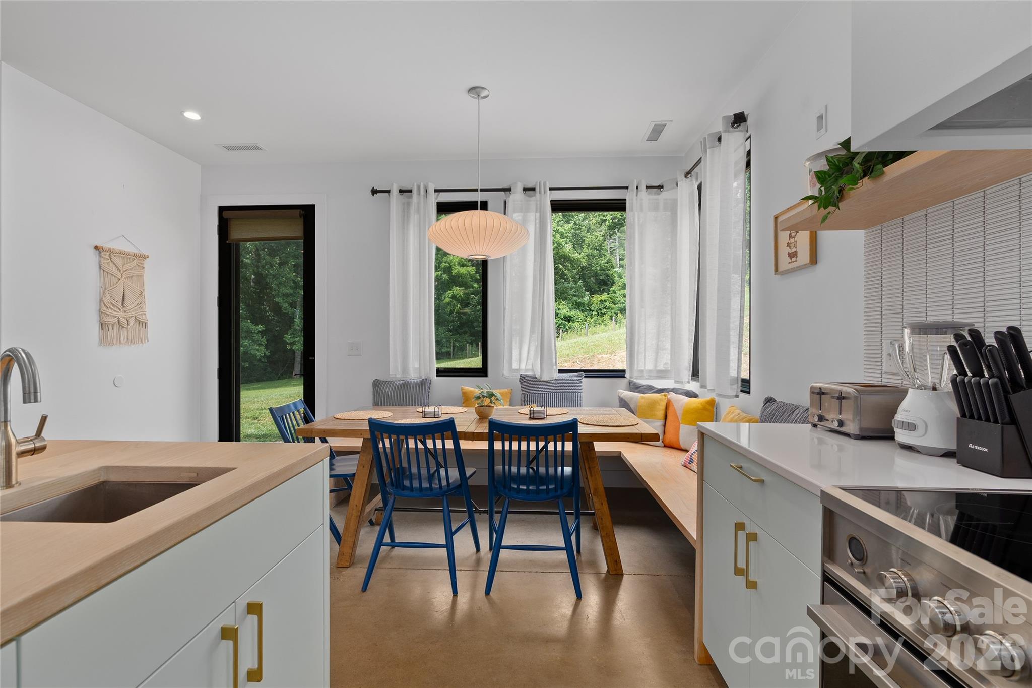 105 Loganberry Trail Unit: 1