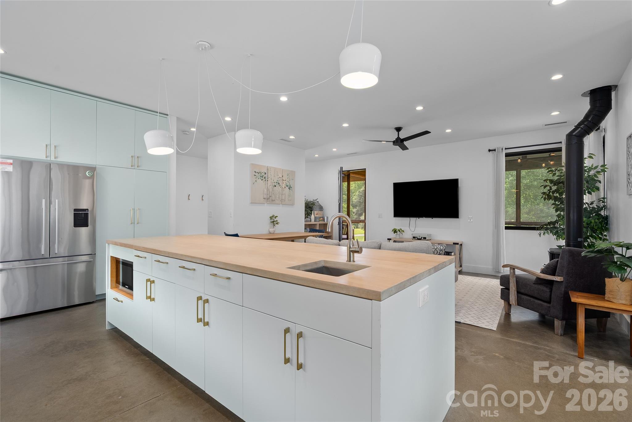 105 Loganberry Trail Unit: 1