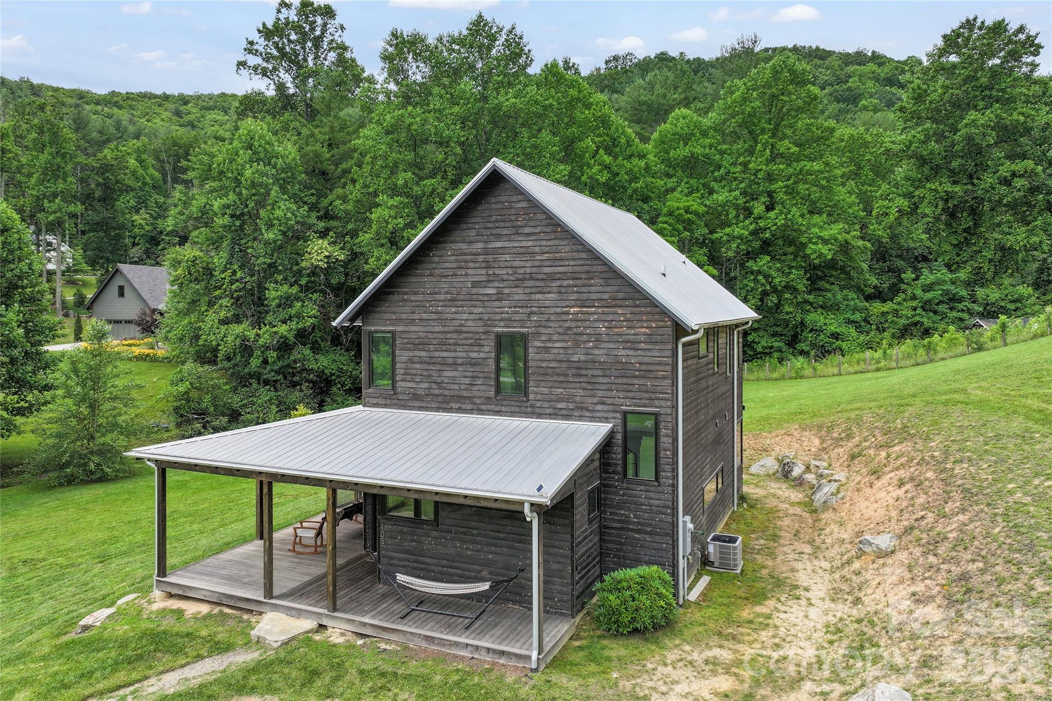 105 Loganberry Trail Unit: 1