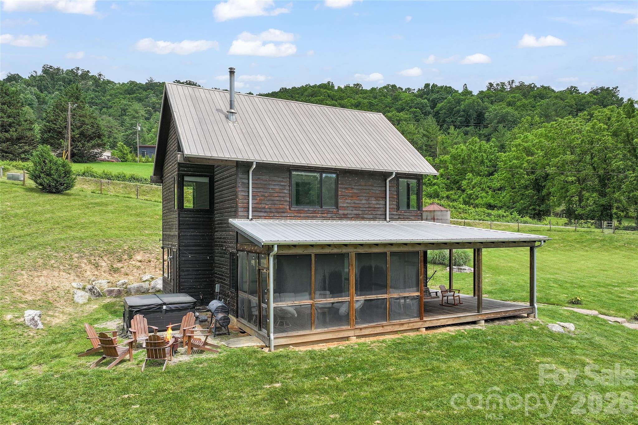 105 Loganberry Trail Unit: 1