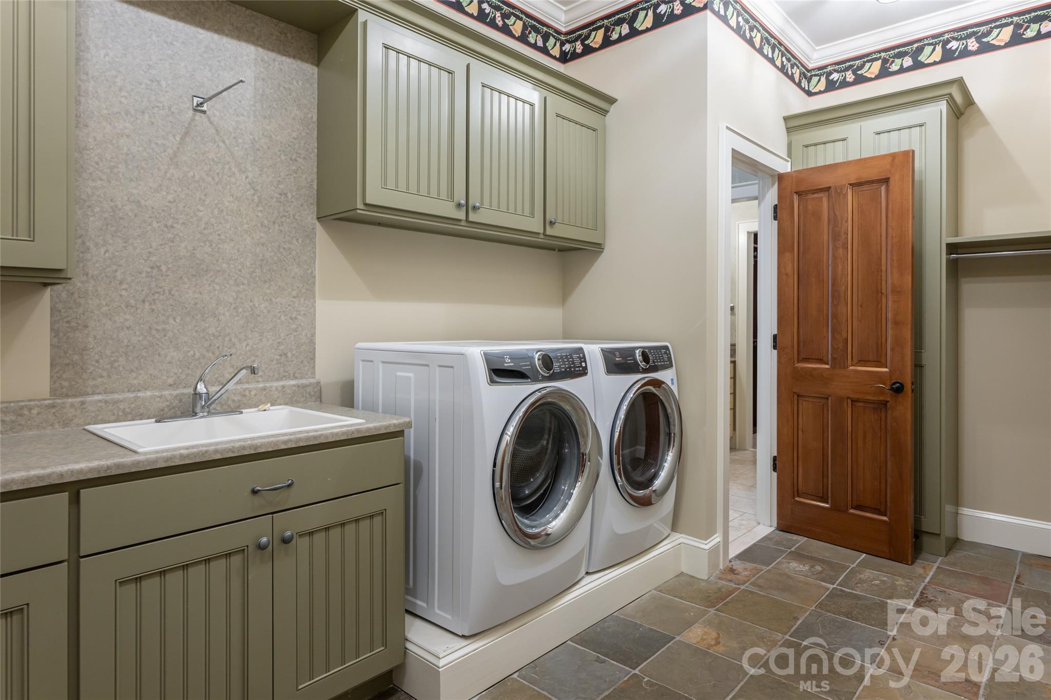 1116 Perch Fly Court