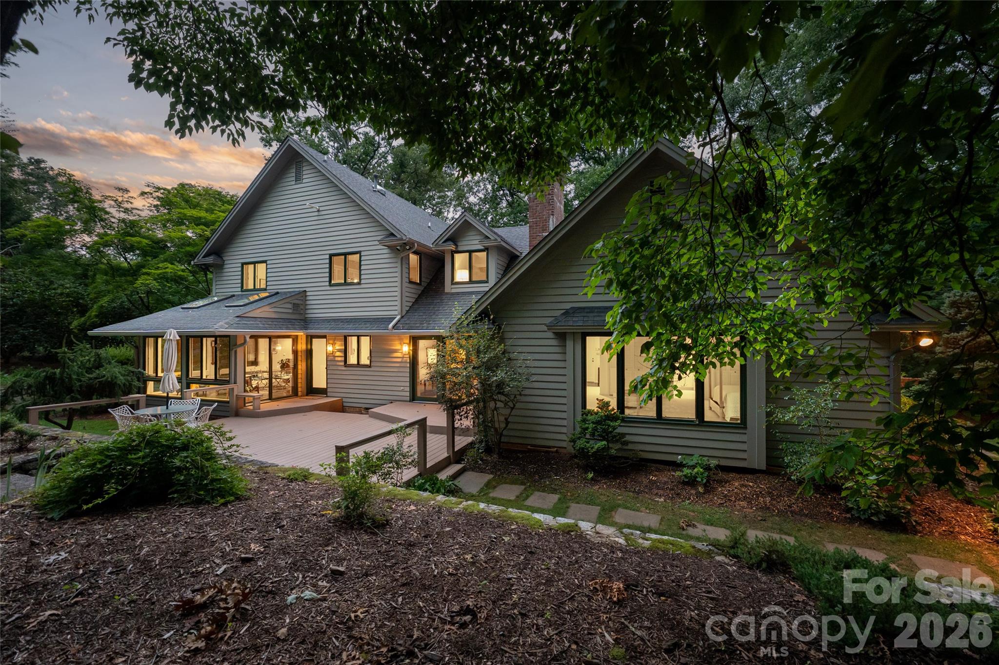 12 Stuyvesant Crescent