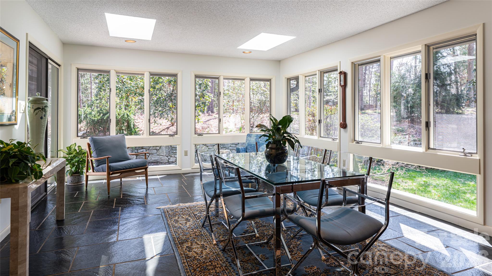 12 Stuyvesant Crescent