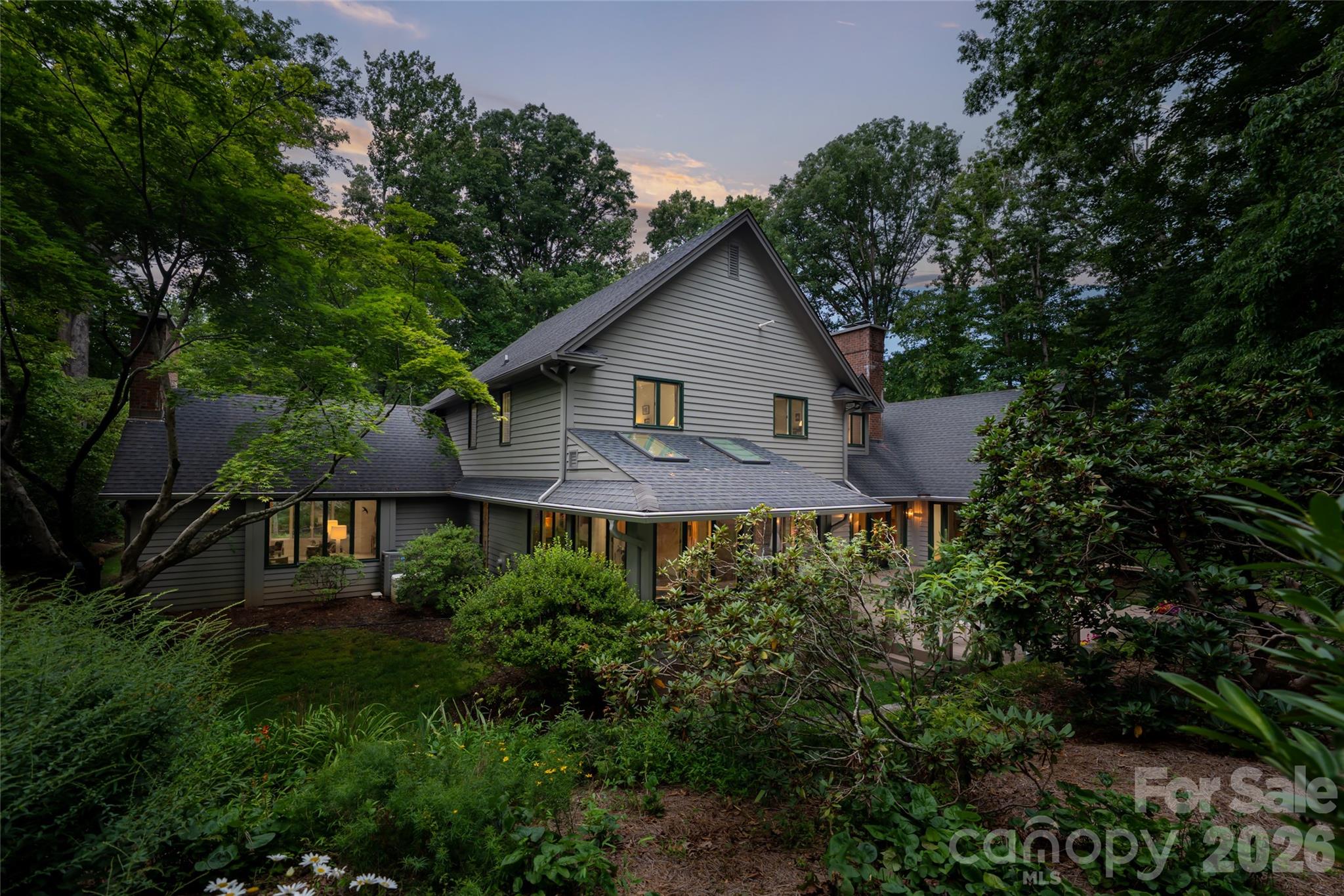 12 Stuyvesant Crescent