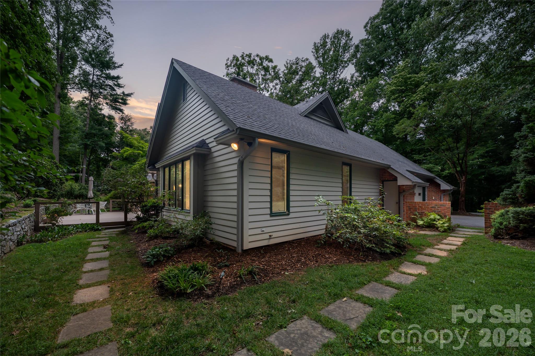 12 Stuyvesant Crescent