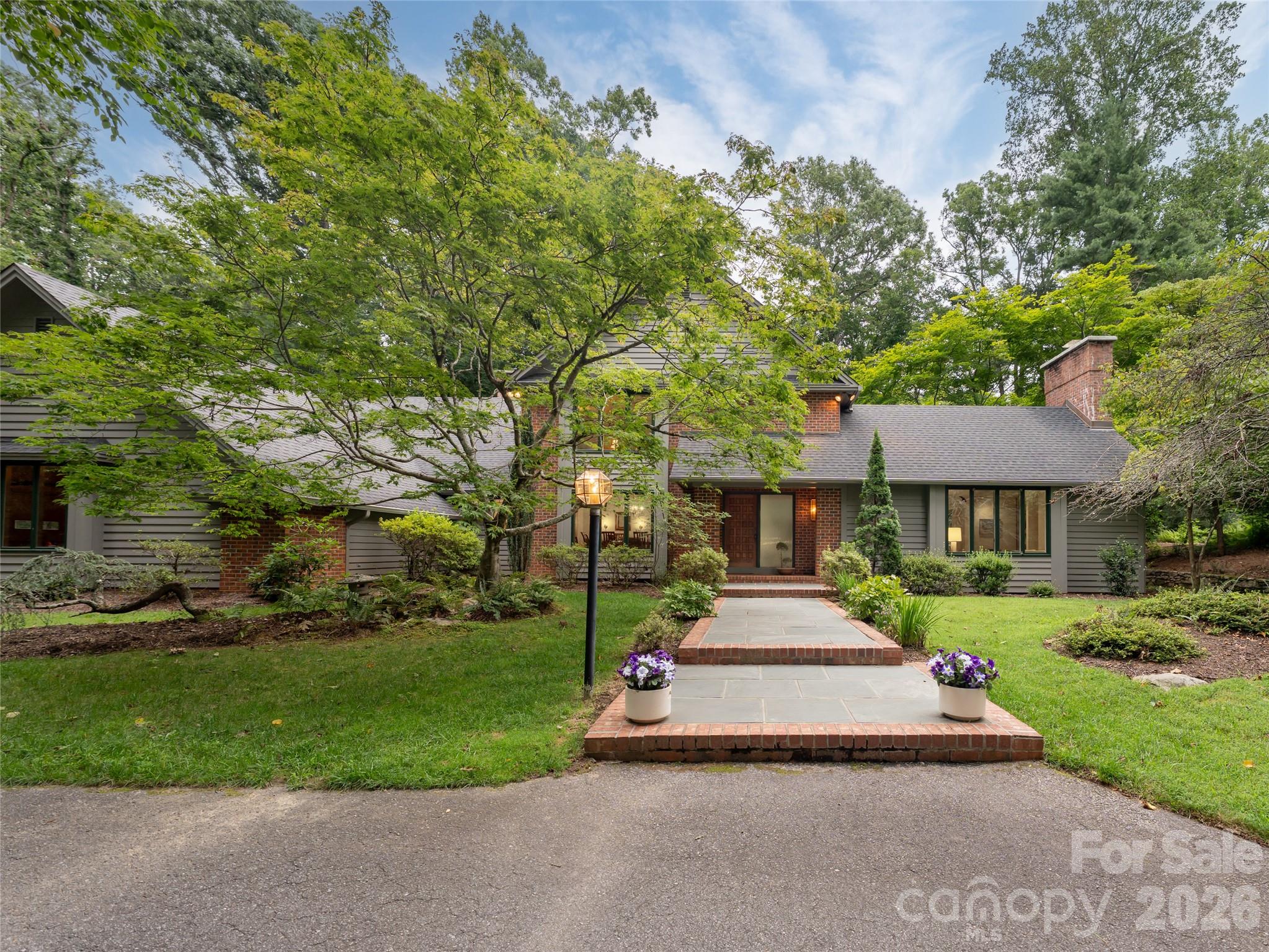 12 Stuyvesant Crescent