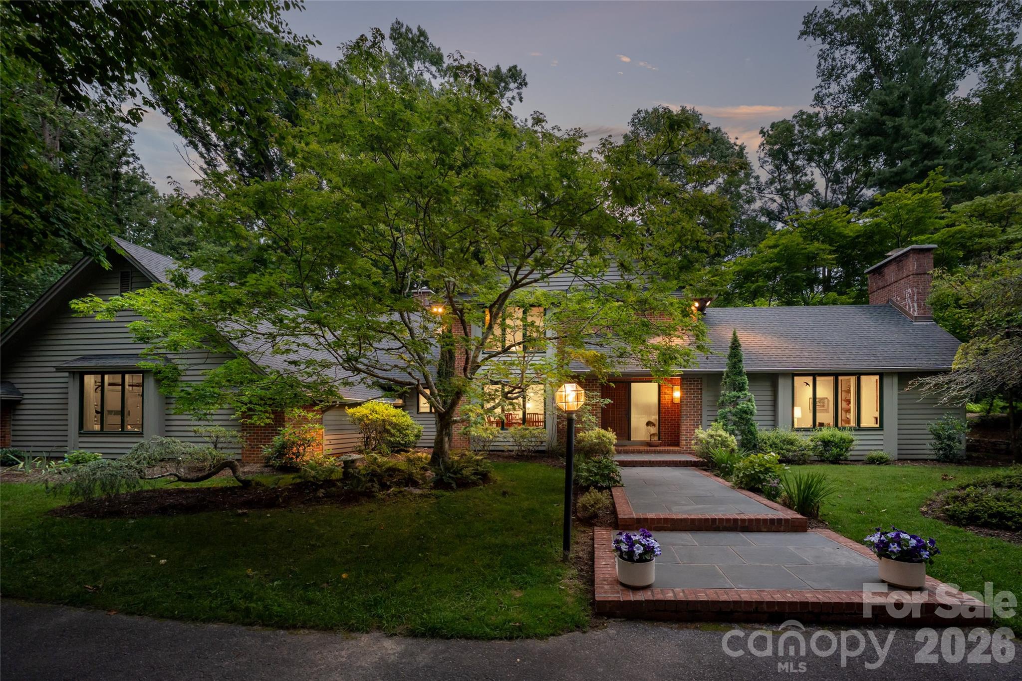 12 Stuyvesant Crescent