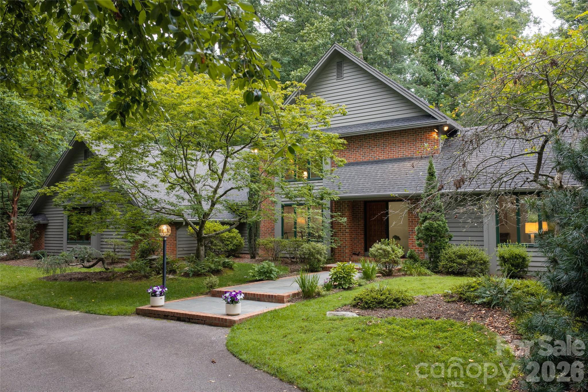 12 Stuyvesant Crescent
