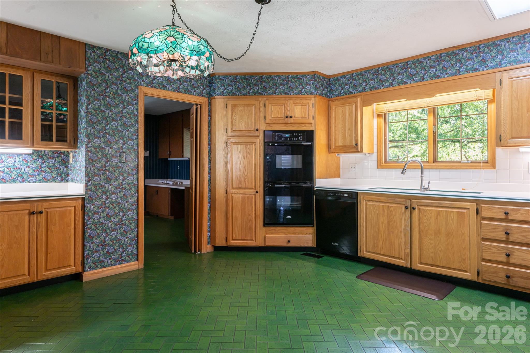 25 E Forest Road