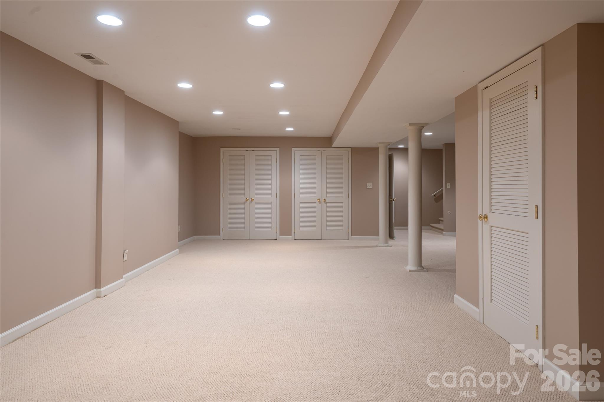 25 E Forest Road