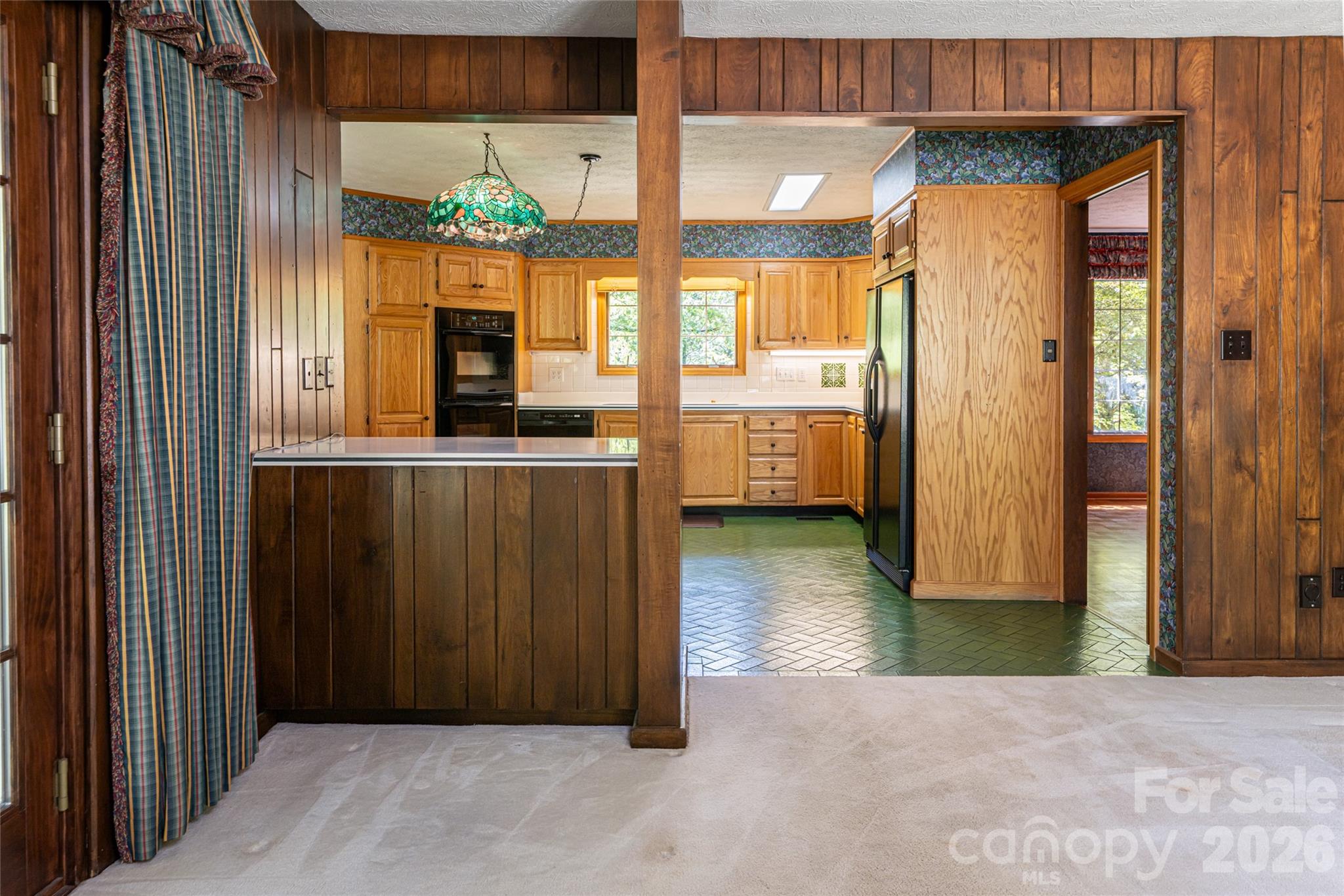25 E Forest Road