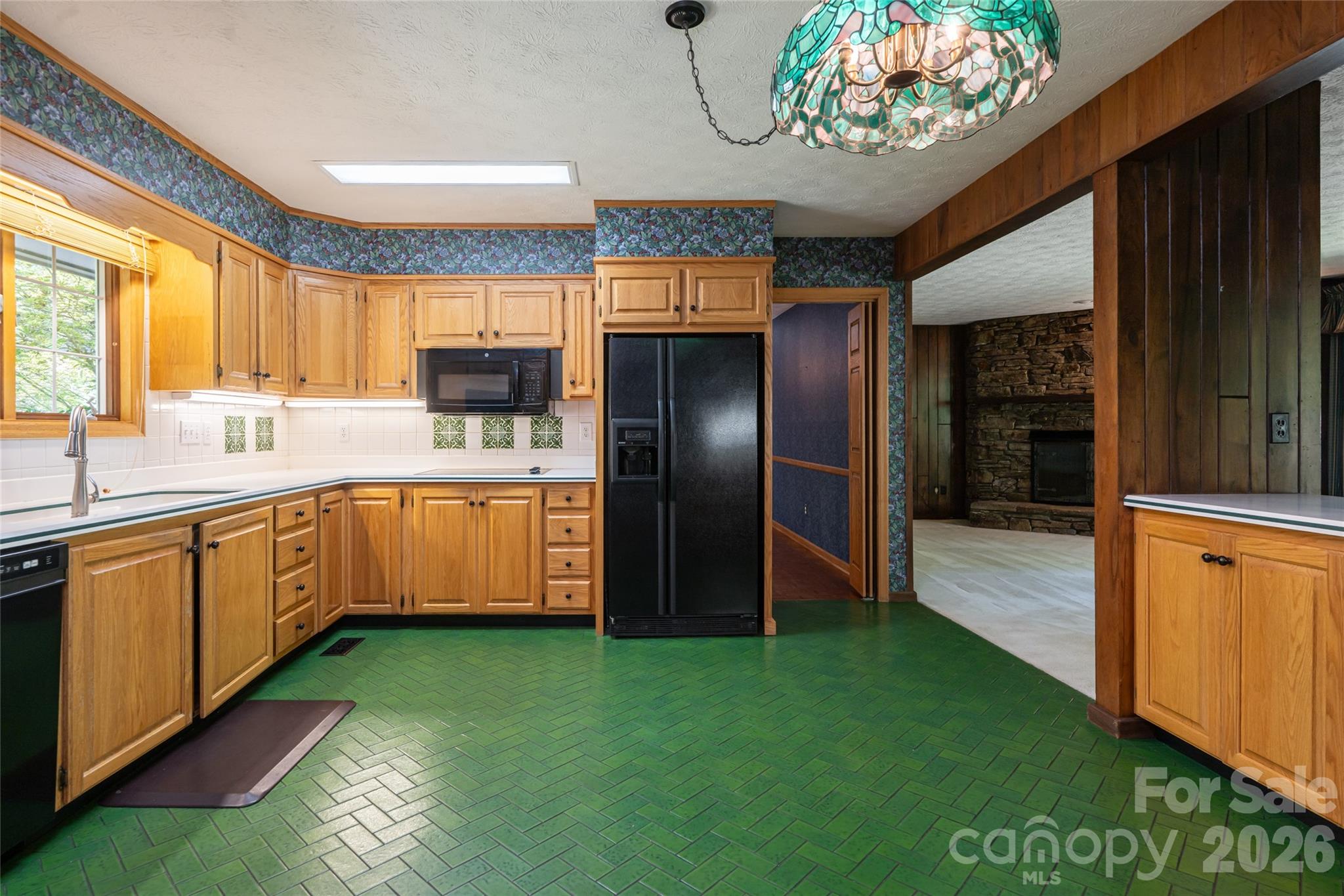 25 E Forest Road