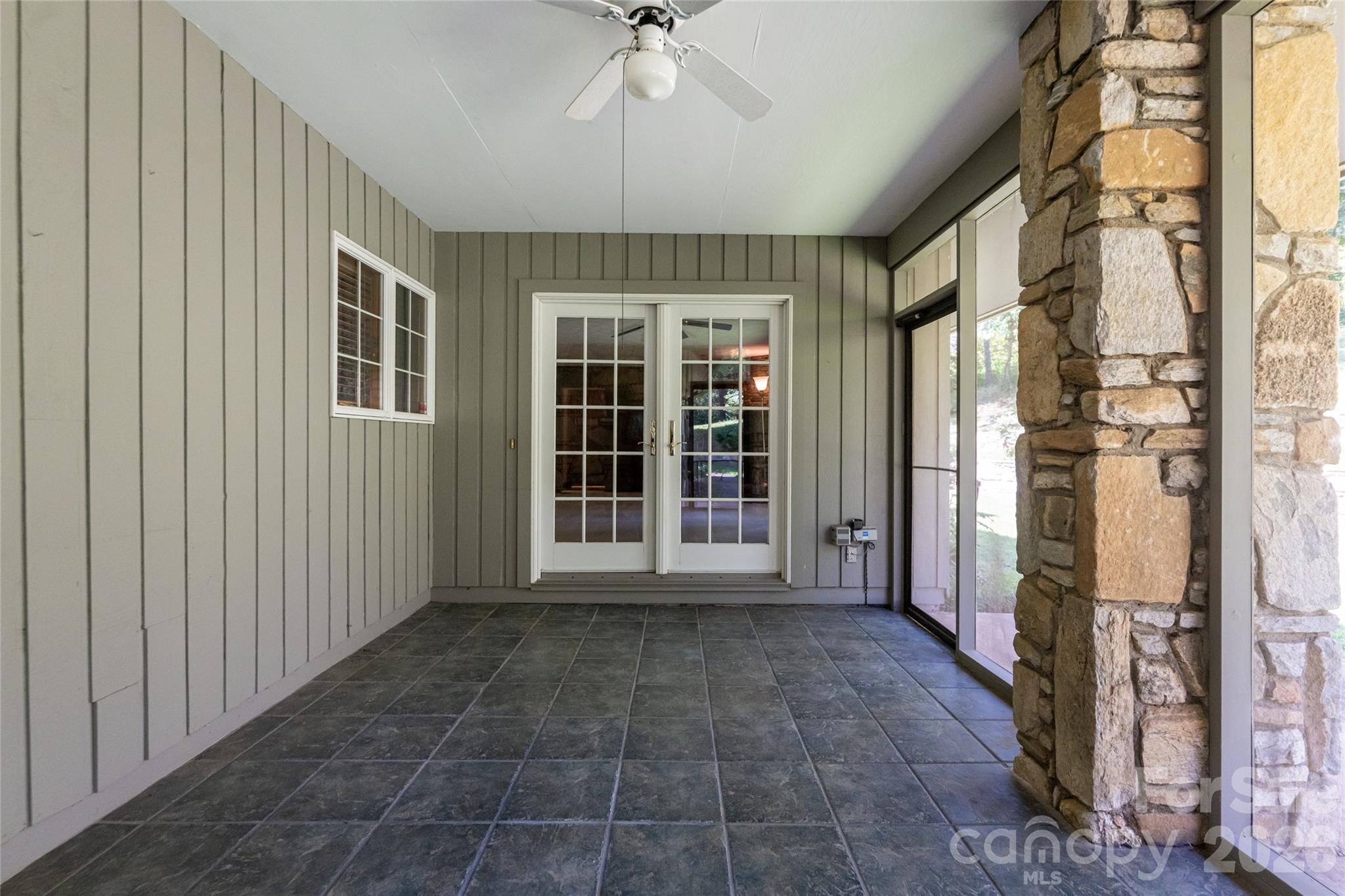 25 E Forest Road