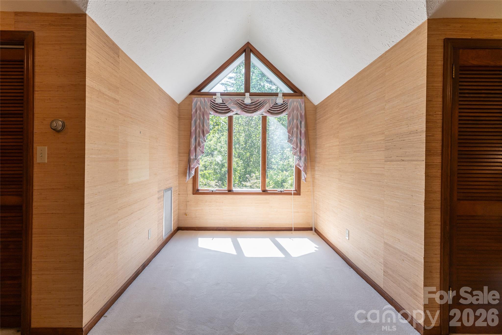 25 E Forest Road