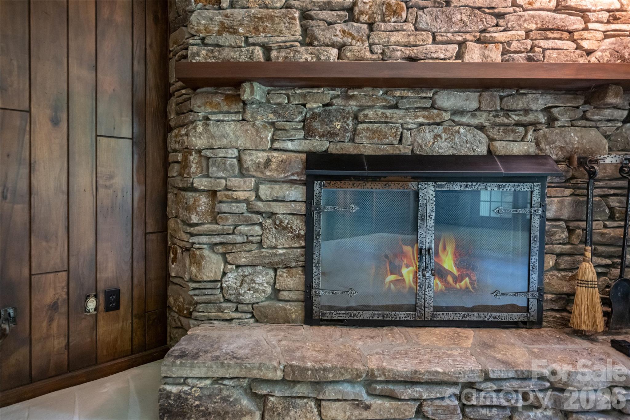 25 E Forest Road