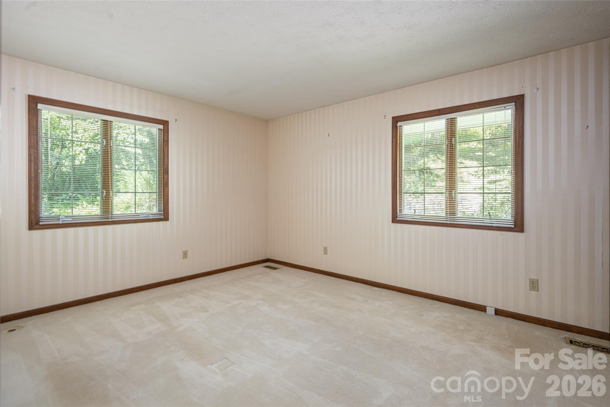 25 E Forest Road