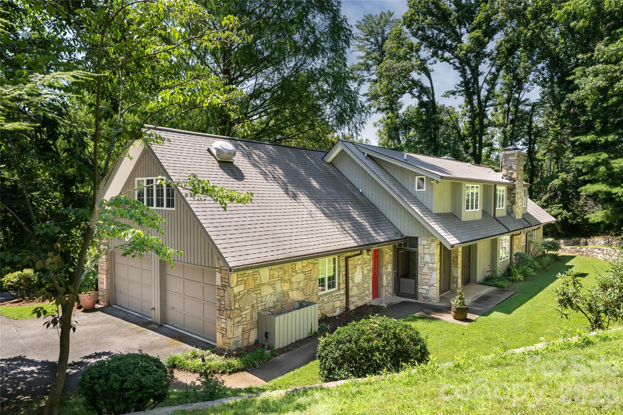 25 E Forest Road