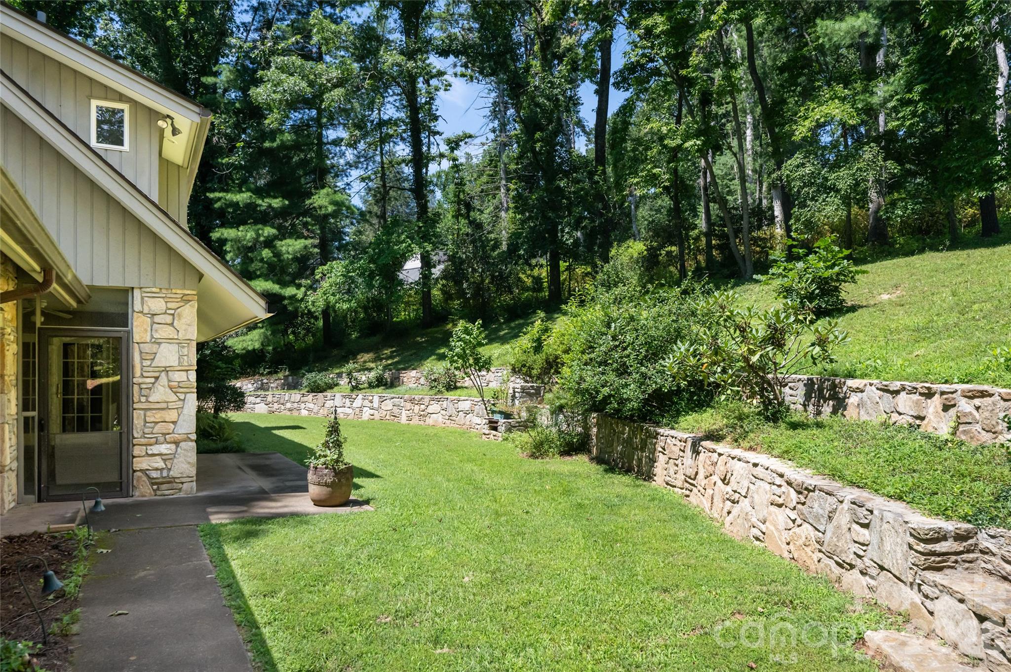25 E Forest Road
