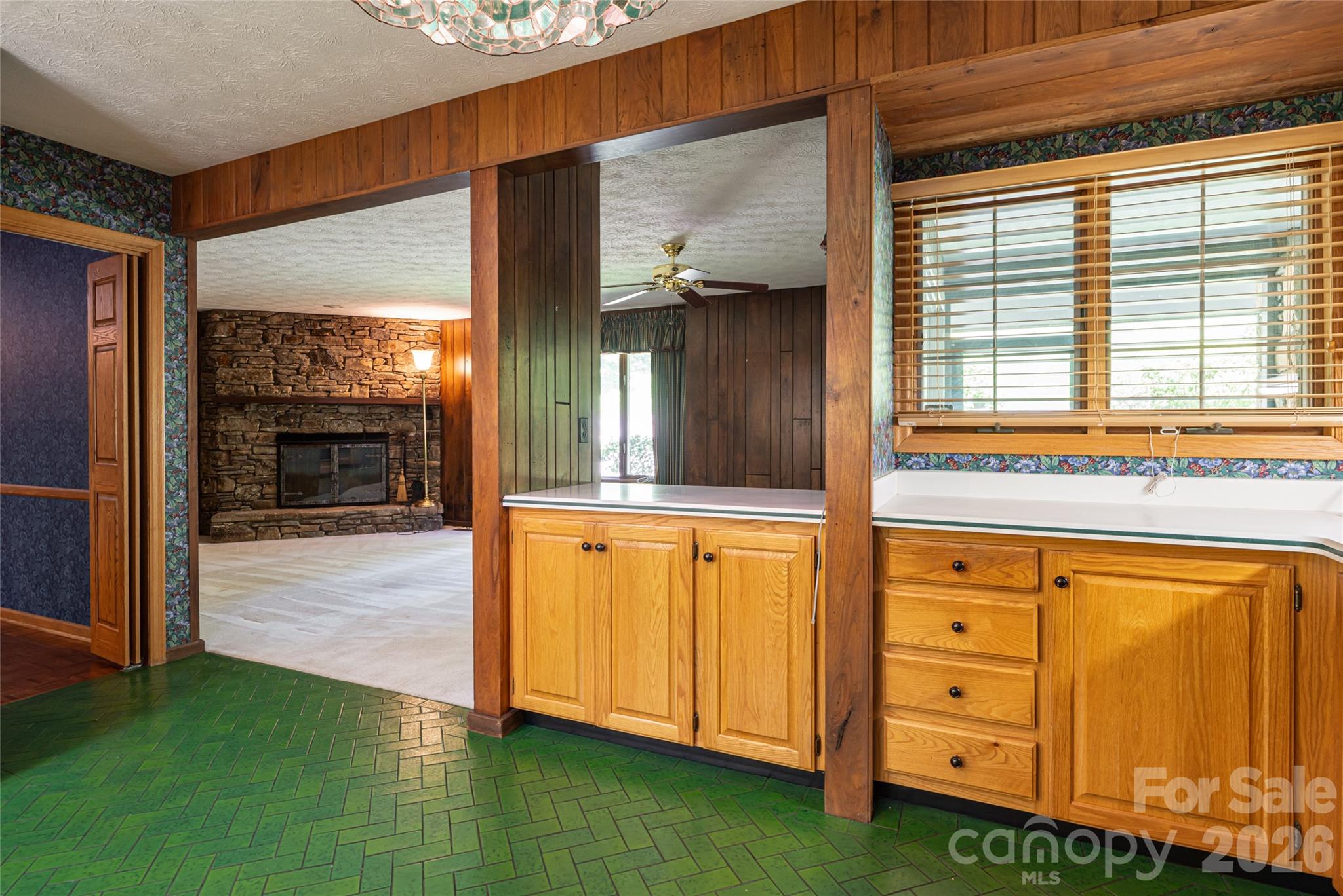 25 E Forest Road