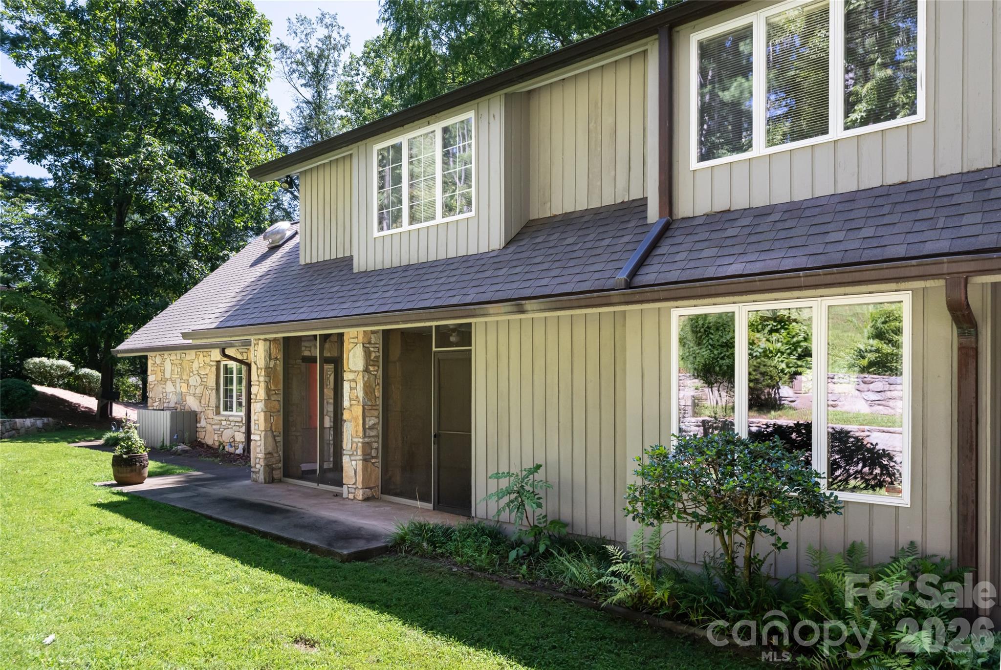 25 E Forest Road