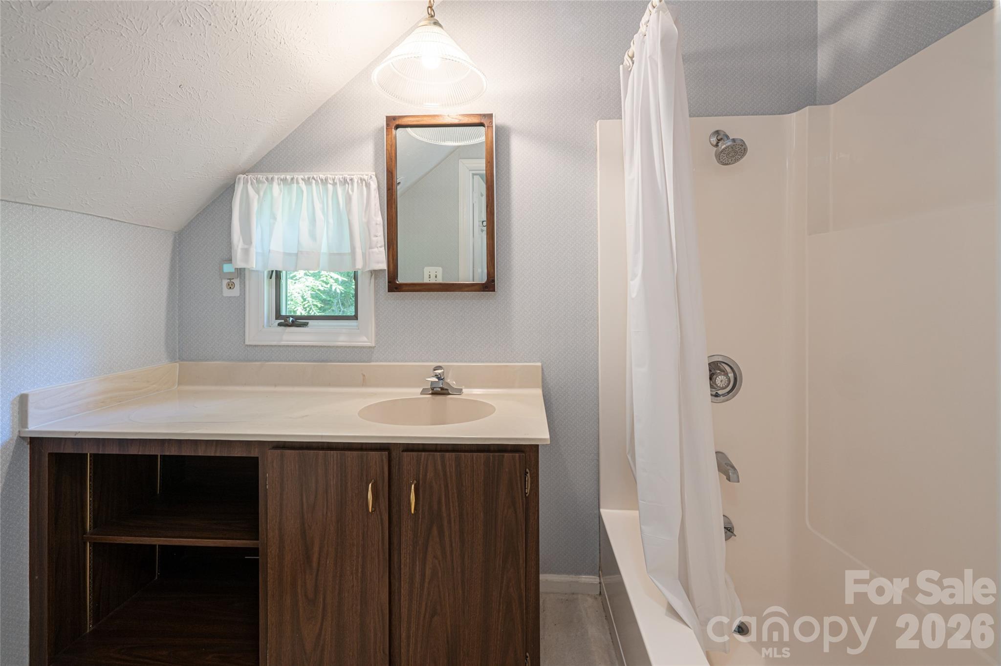 25 E Forest Road
