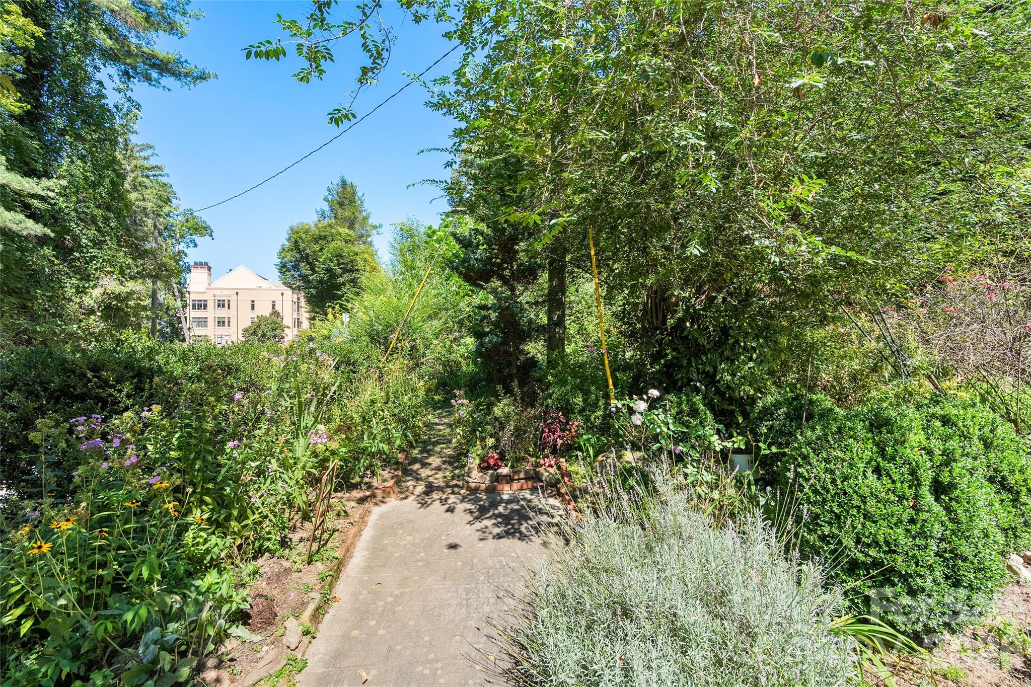 185 Macon Avenue Unit: A2