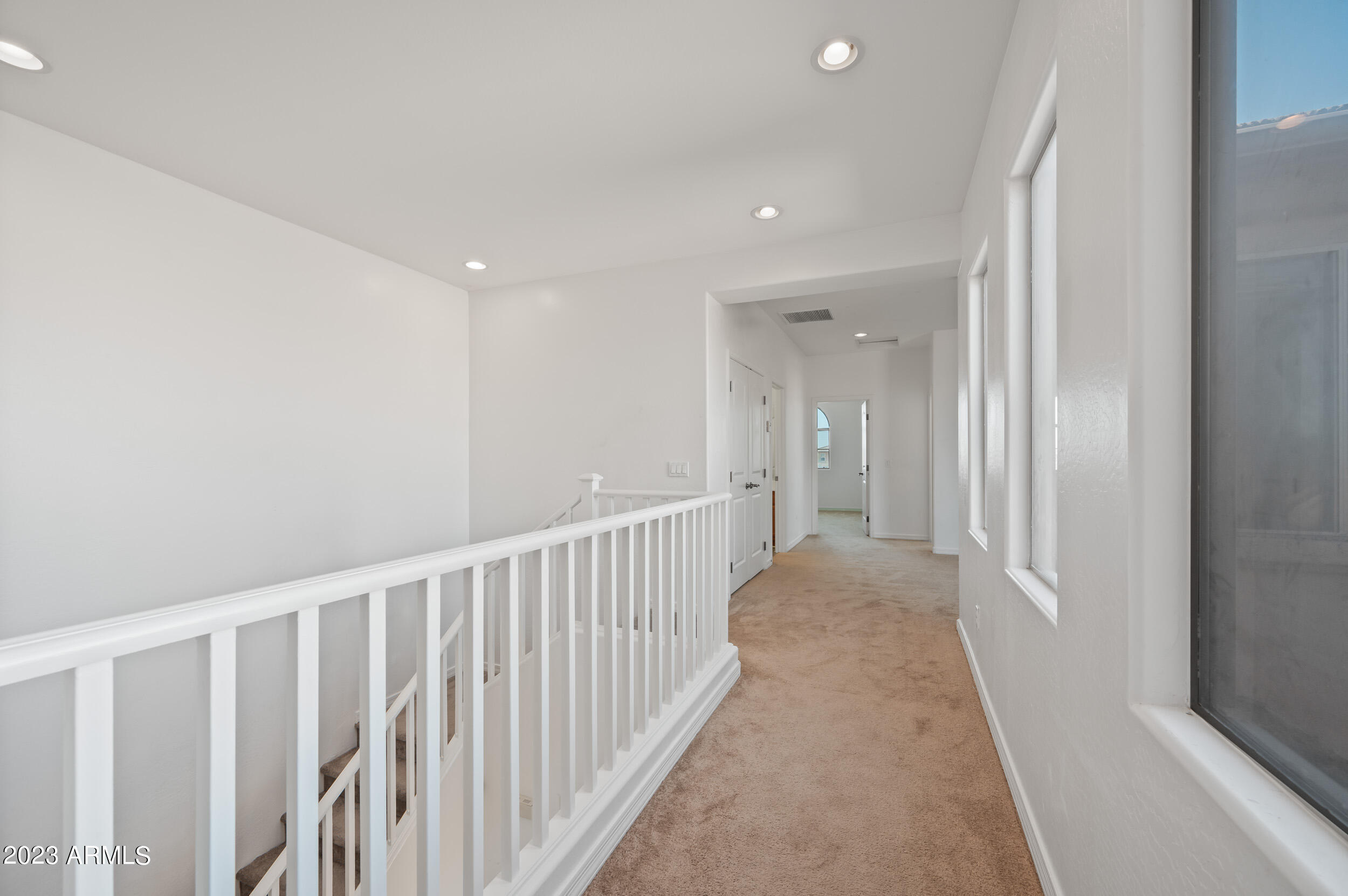 1013 W Kachina Drive