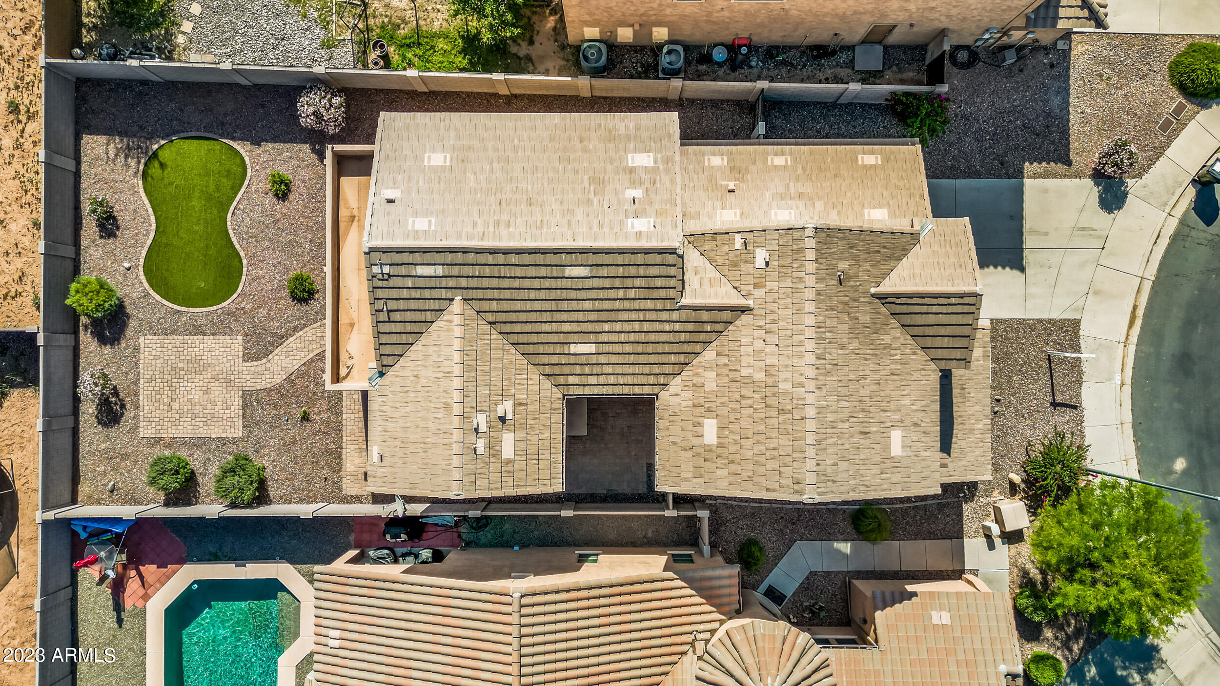 1013 W Kachina Drive