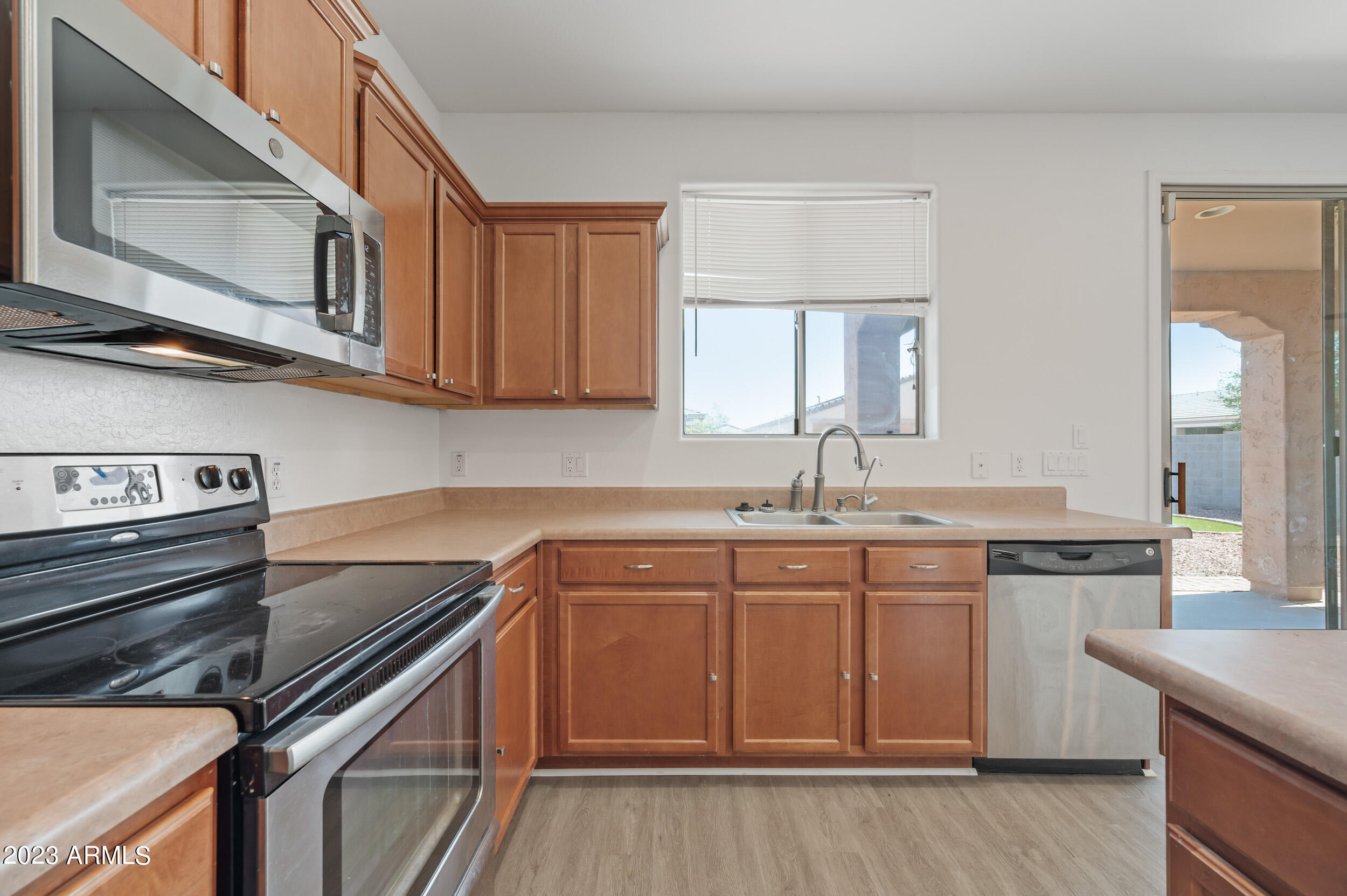 1013 W Kachina Drive