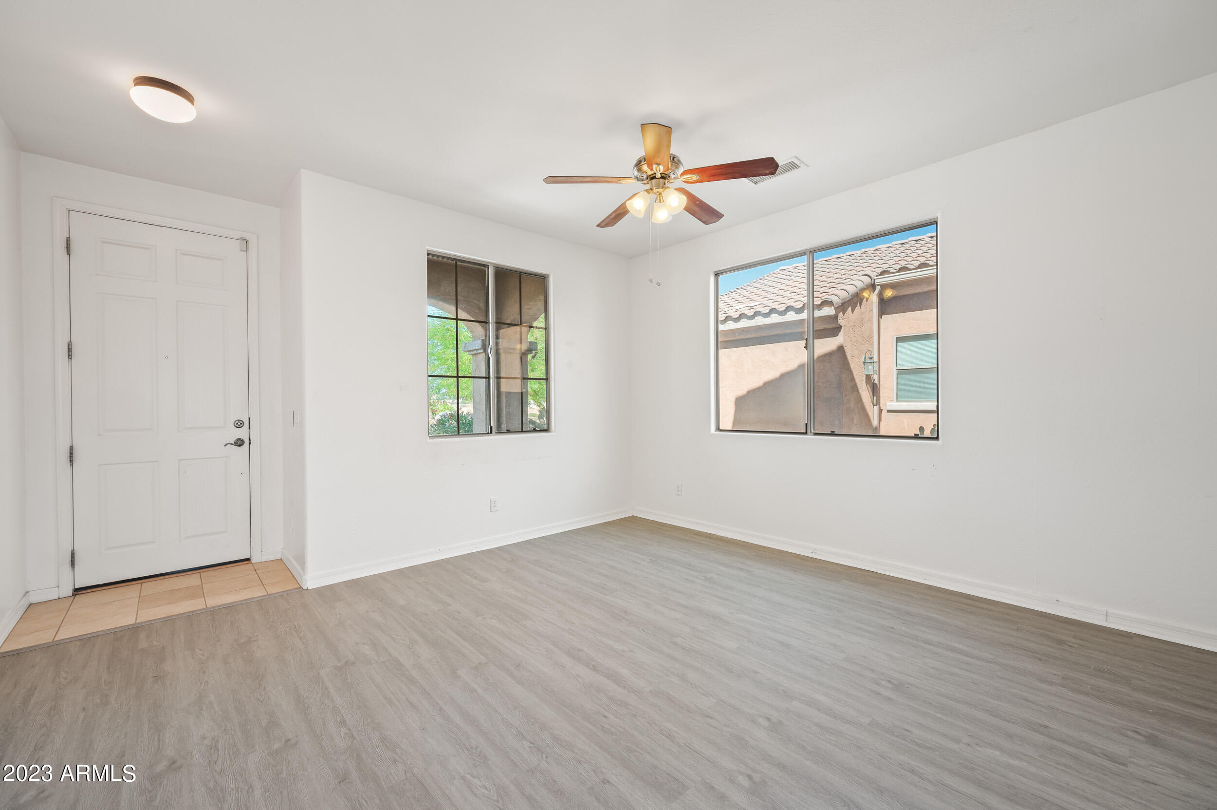 1013 W Kachina Drive