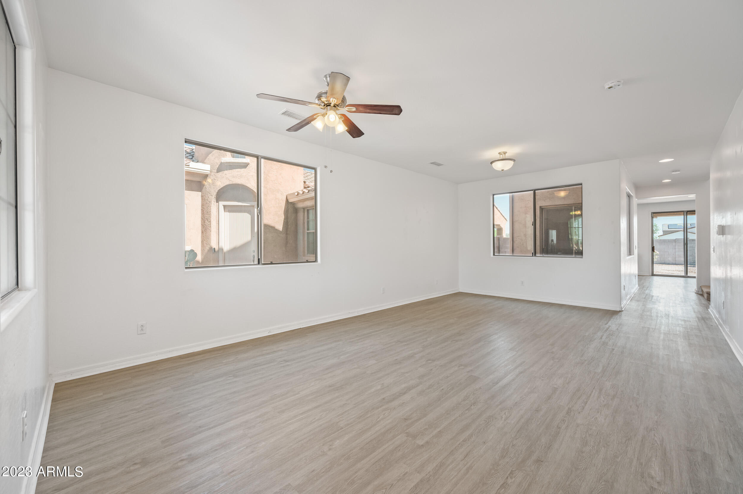 1013 W Kachina Drive