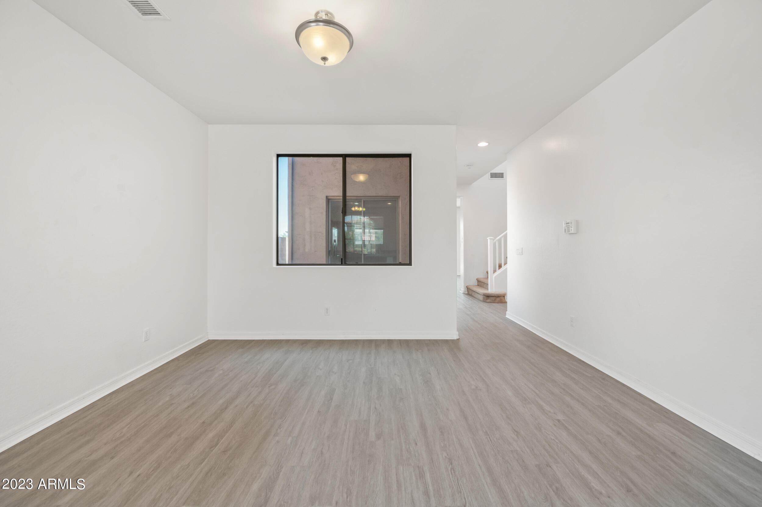 1013 W Kachina Drive