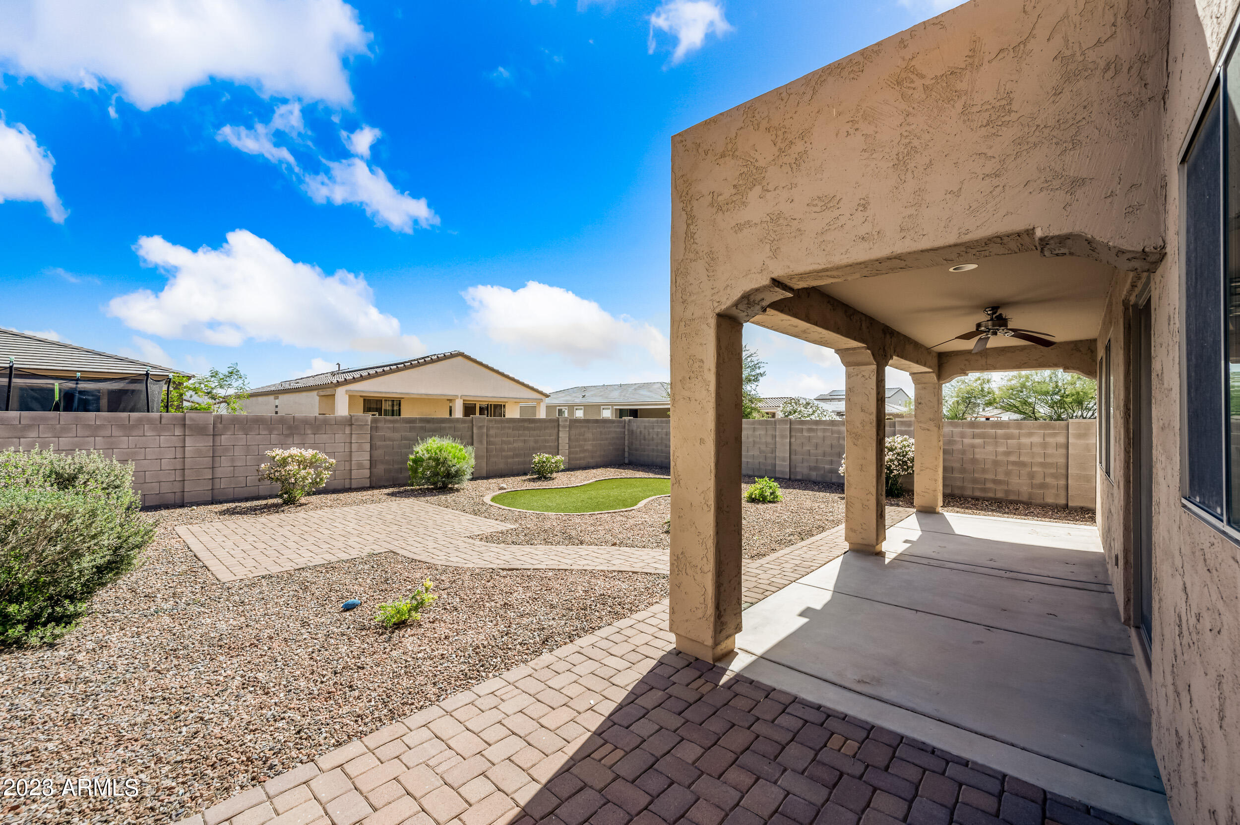 1013 W Kachina Drive