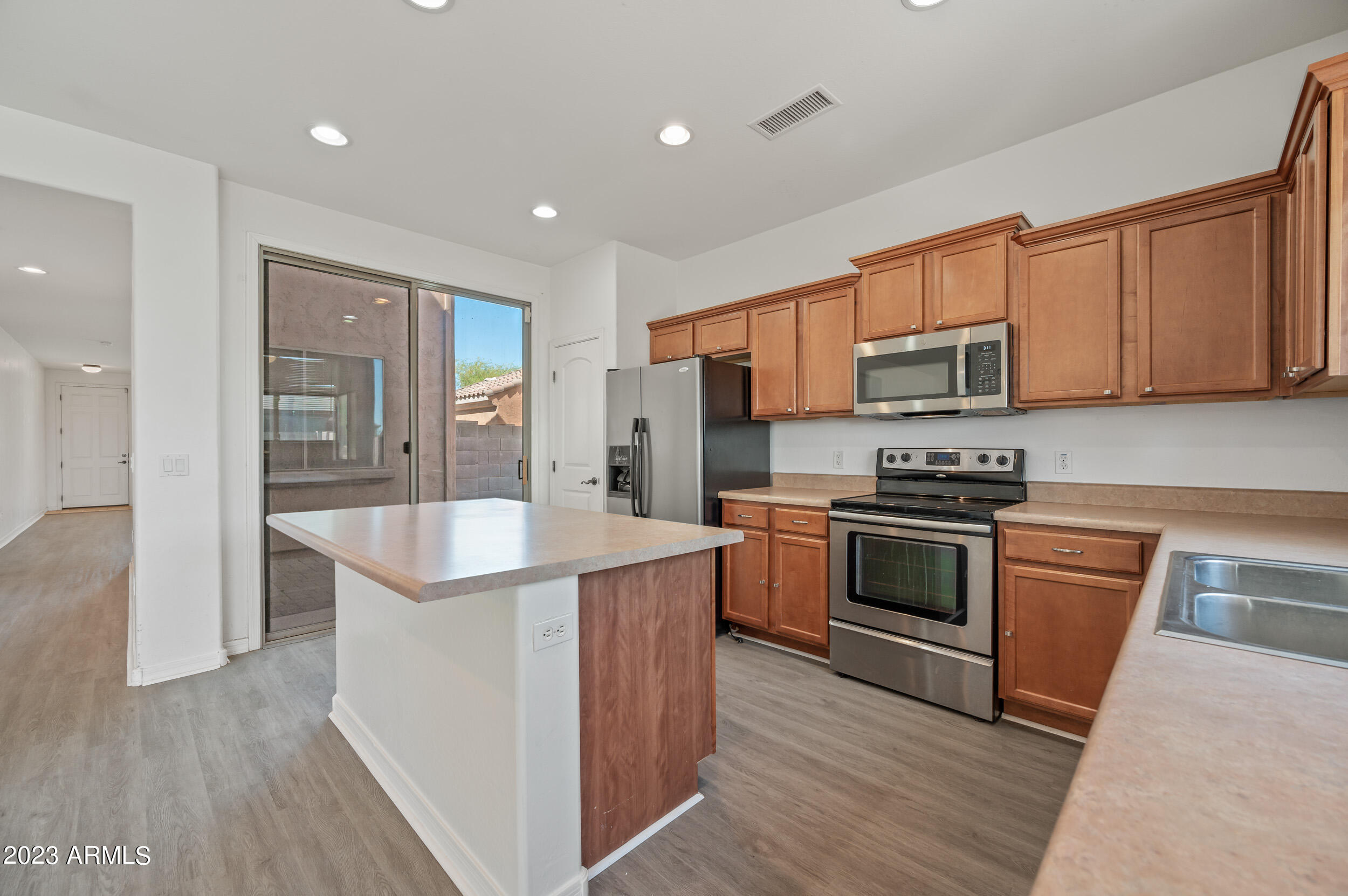 1013 W Kachina Drive