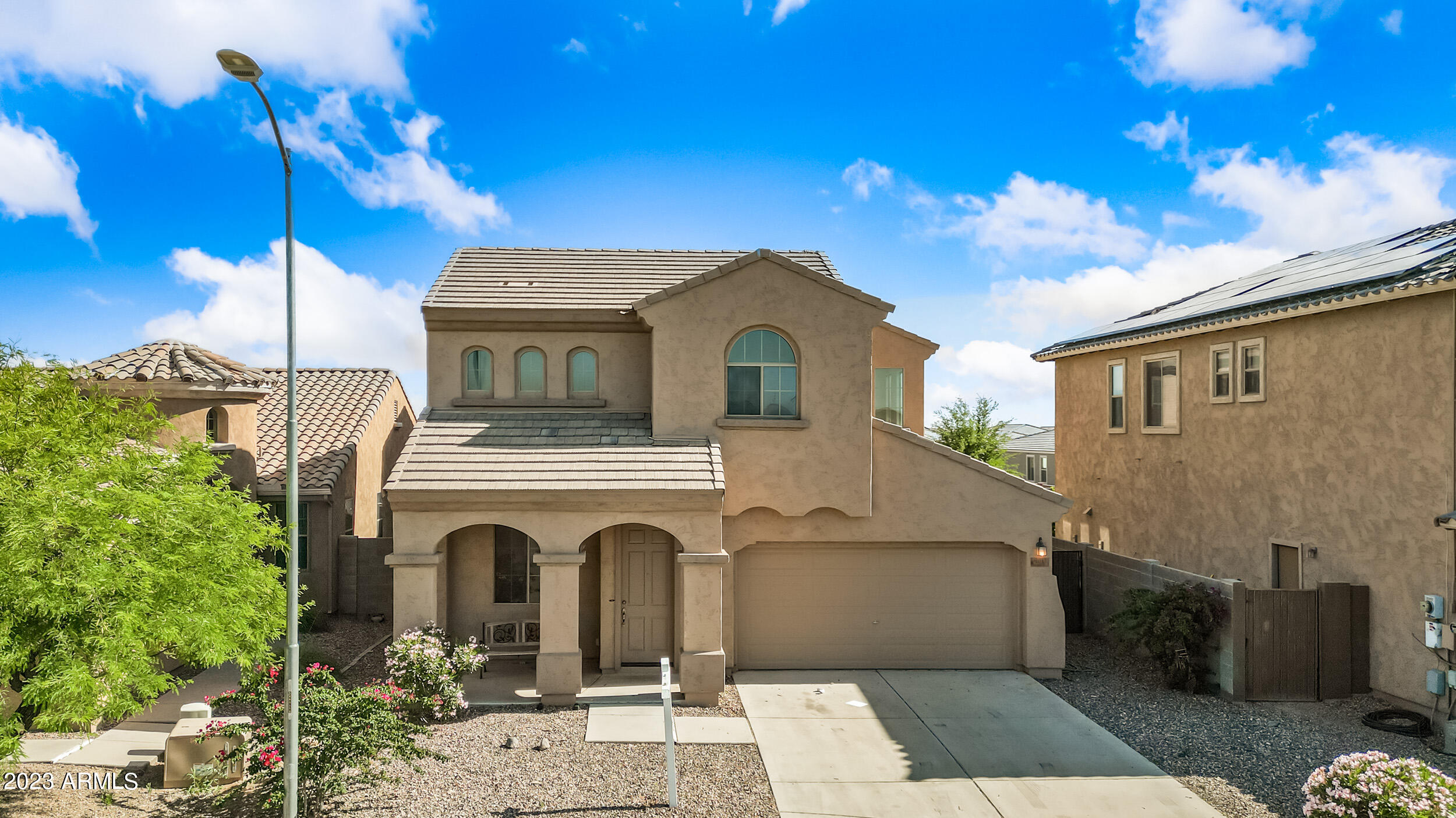 1013 W Kachina Drive